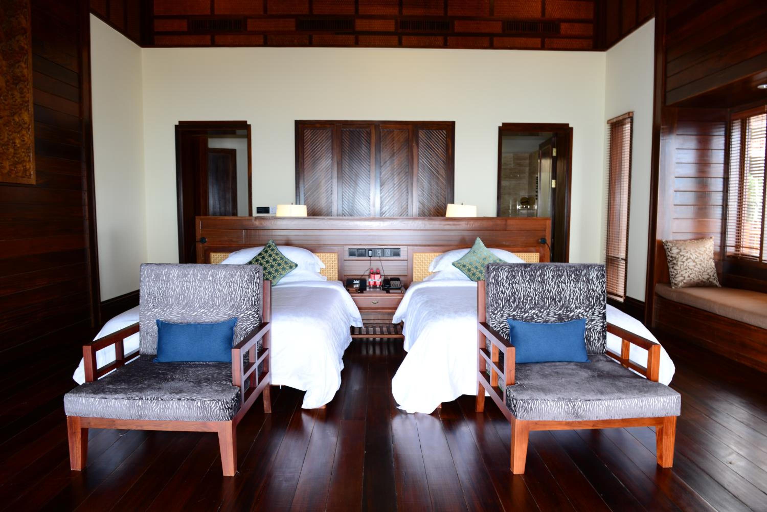 Three-Bedroom One-Living-Room Full Sea View Extra-Large Villa with Infinity Pool – Cloud Peak Cuckoo Family Villa