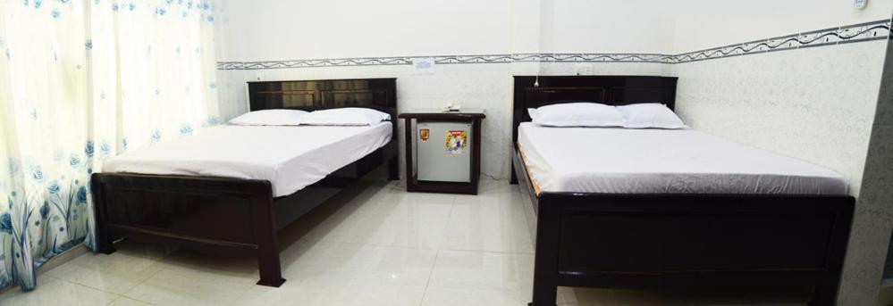 Budget Double Room with Two Double Beds photo 3