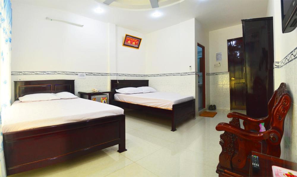 Budget Double Room with Two Double Beds photo 2