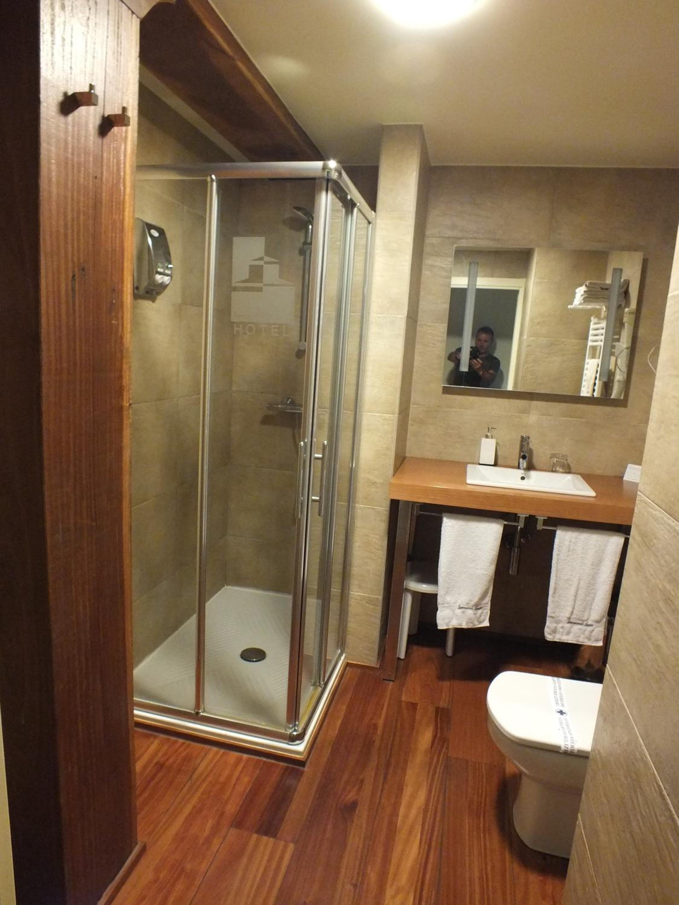 Double Room - Photo 6