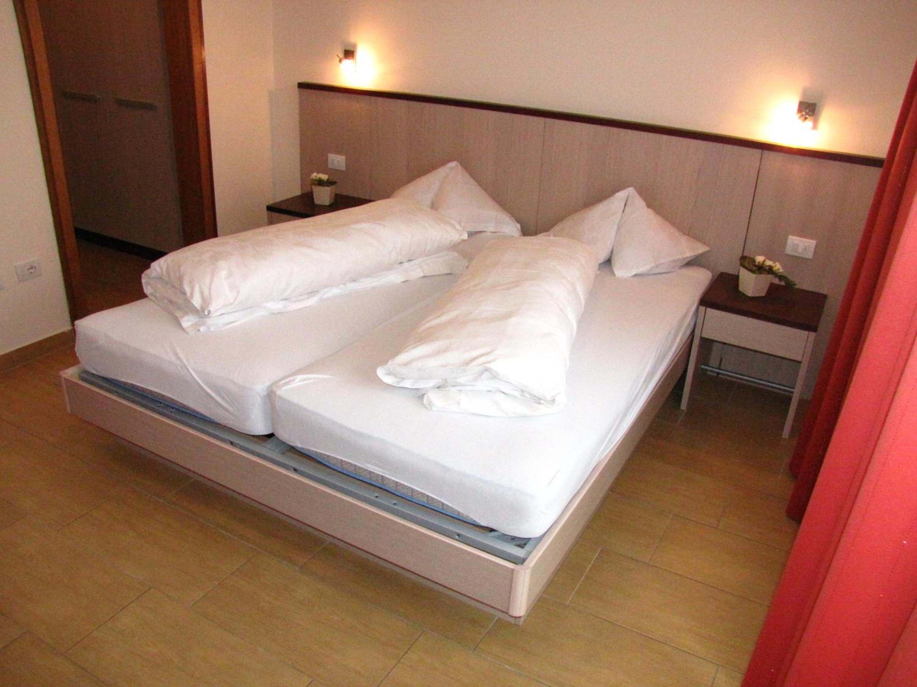 Double Room for Single Use with Balcony photo 3