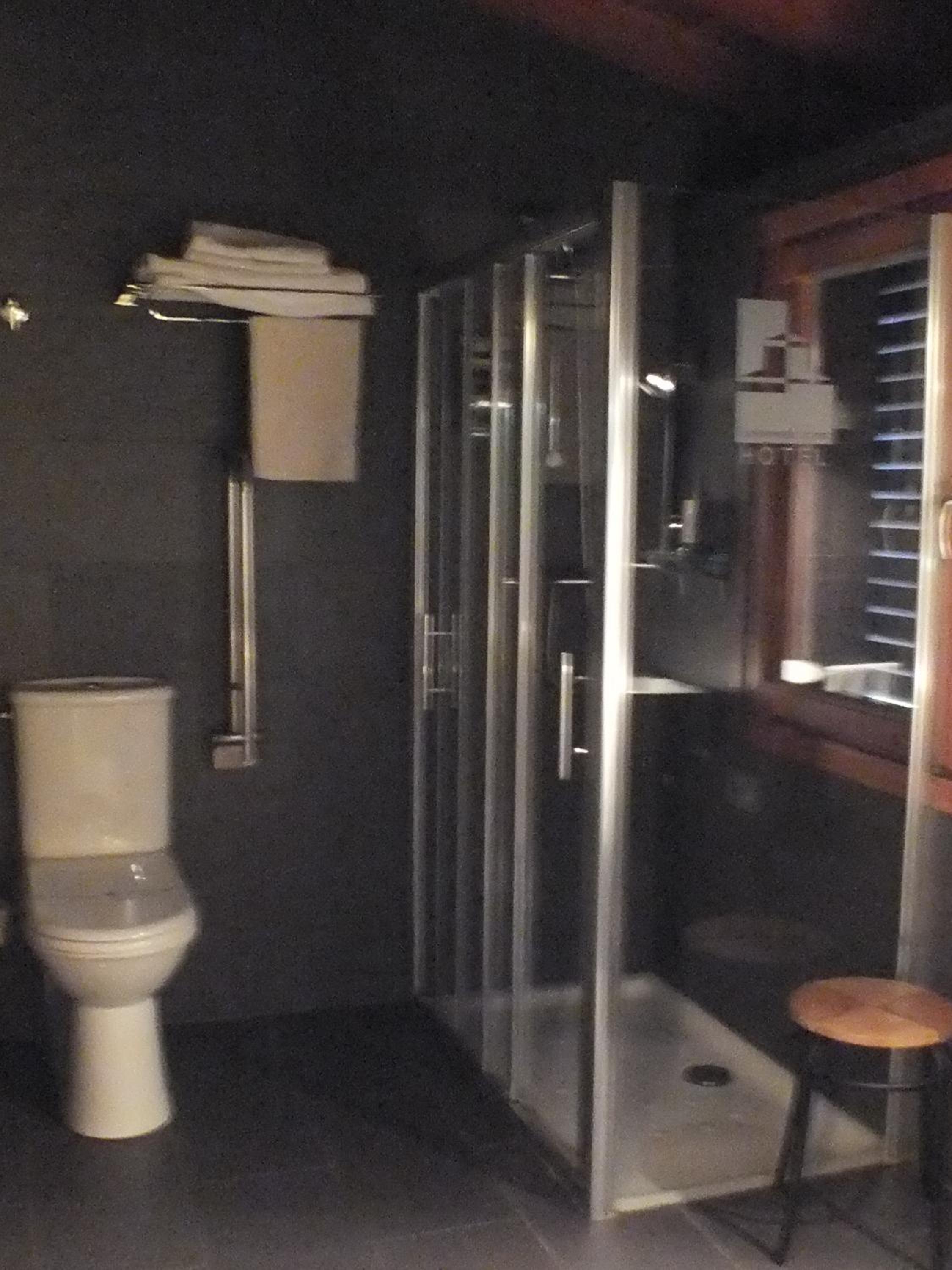 Double Room - Photo 8
