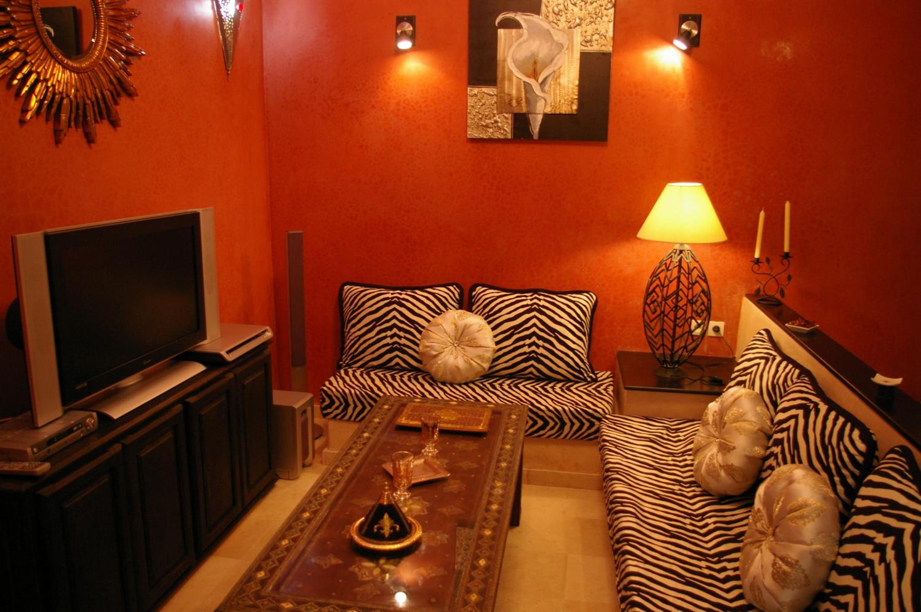 Suite - Photo 1