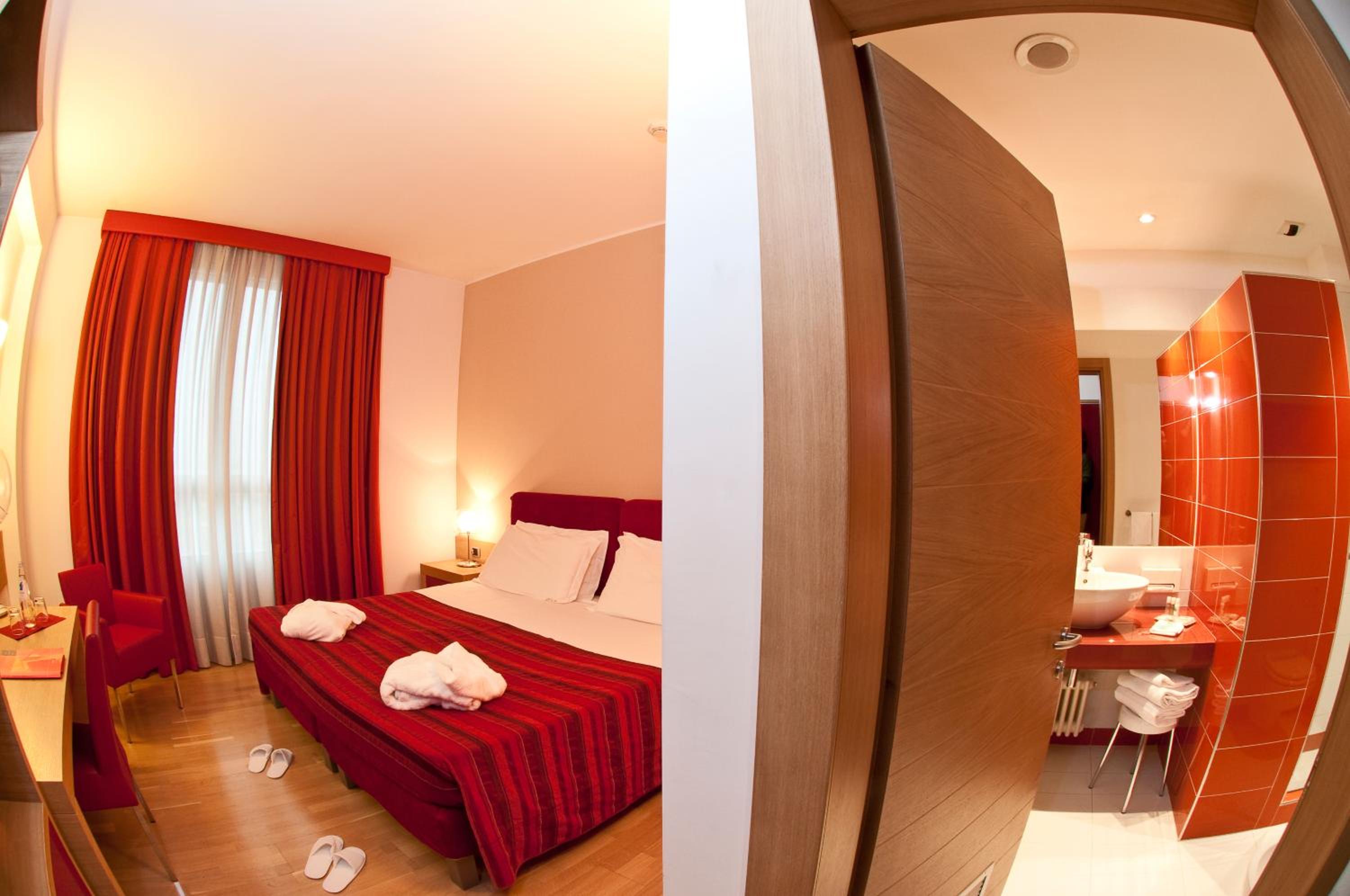Double Or Twin Room - Photo 2