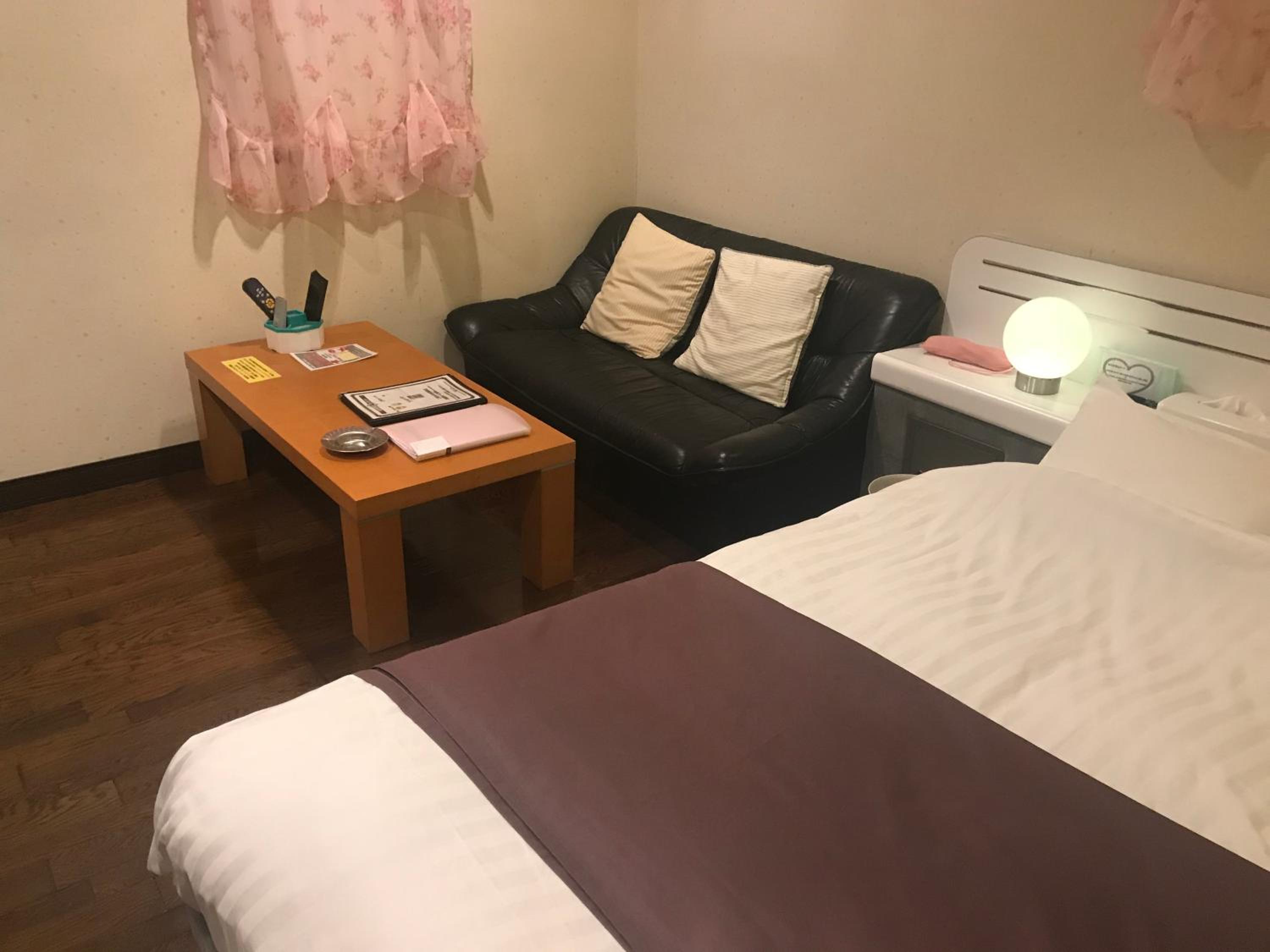 Economy Double Room - Photo 8
