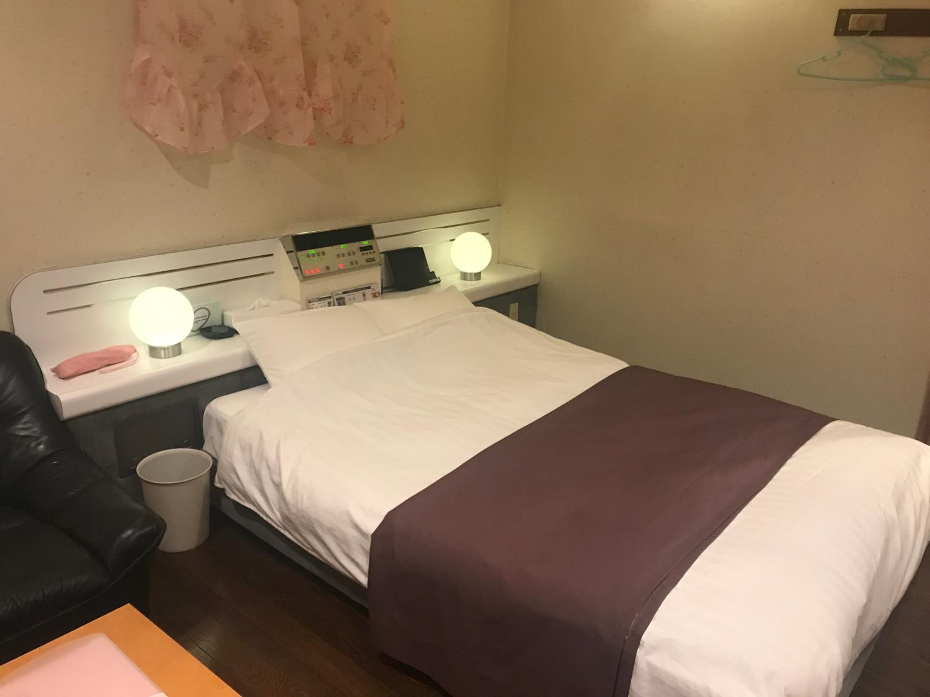 Economy Double Room - Photo 10