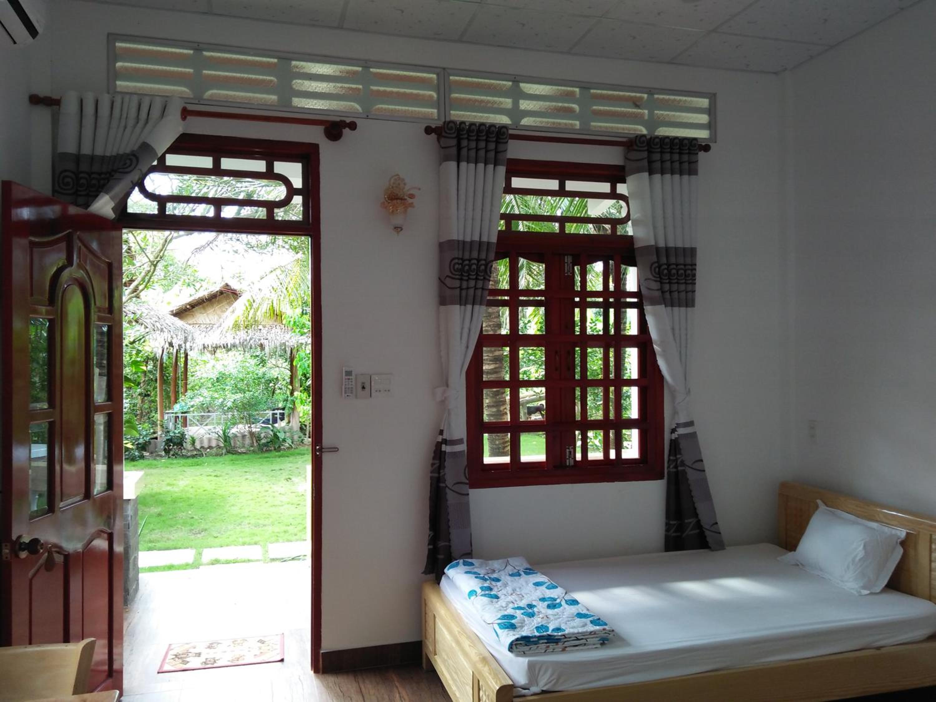 Bungalow with Garden View photo 1