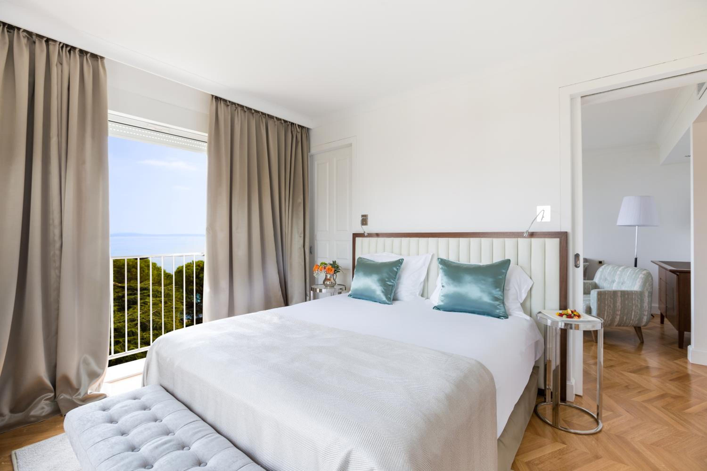 Superior Double or Twin Room with Sea View - Photo 1