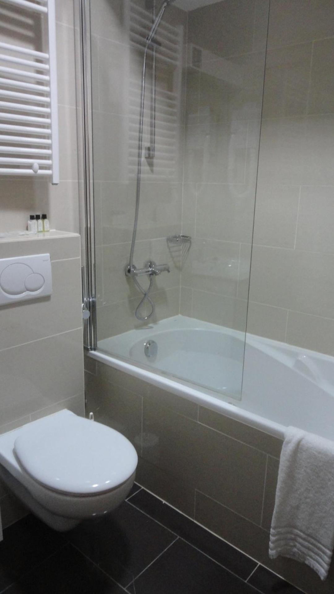 Superior Triple Room - Photo 6