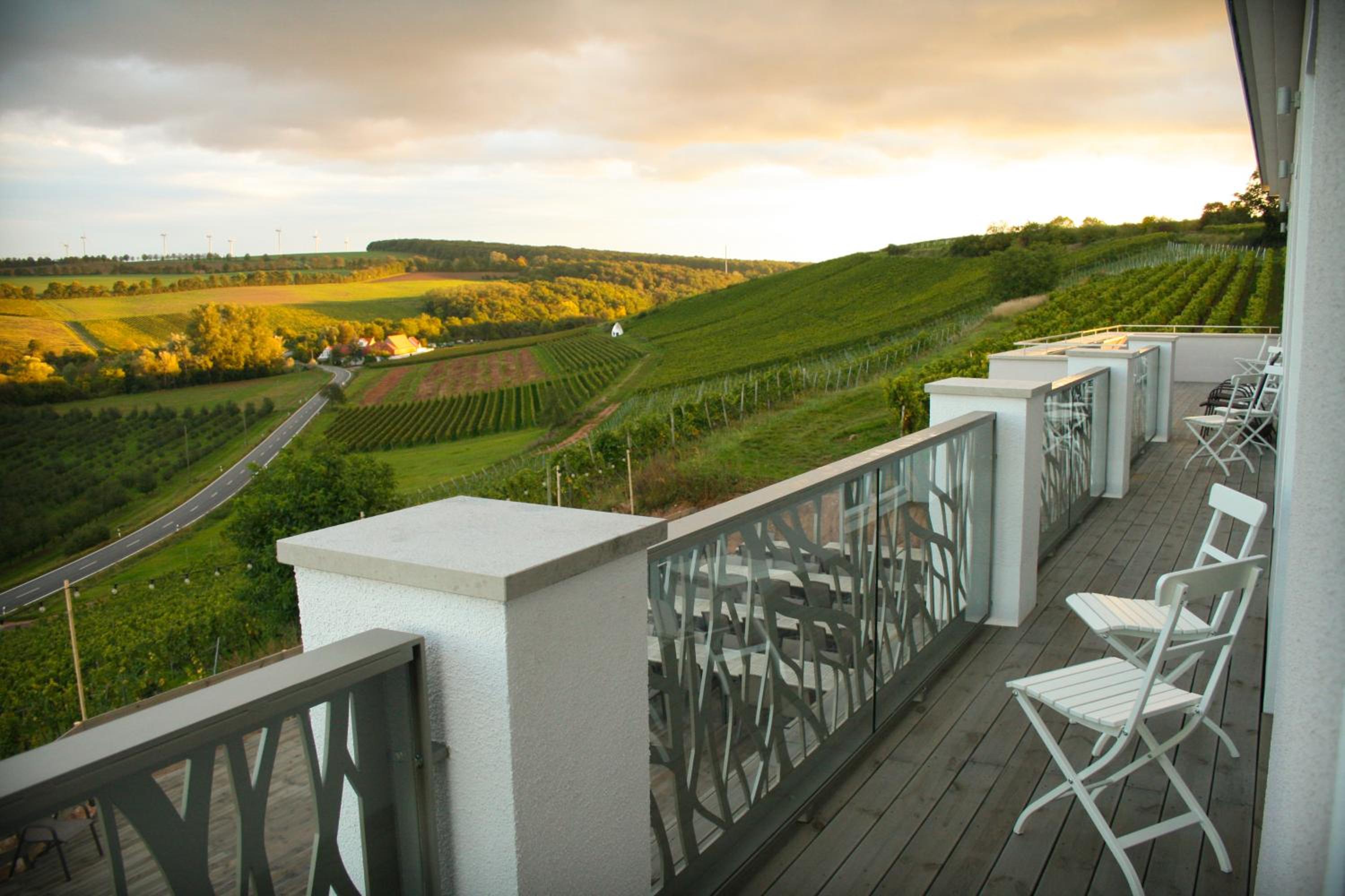 Double or Twin Room with Balcony - Photo 7