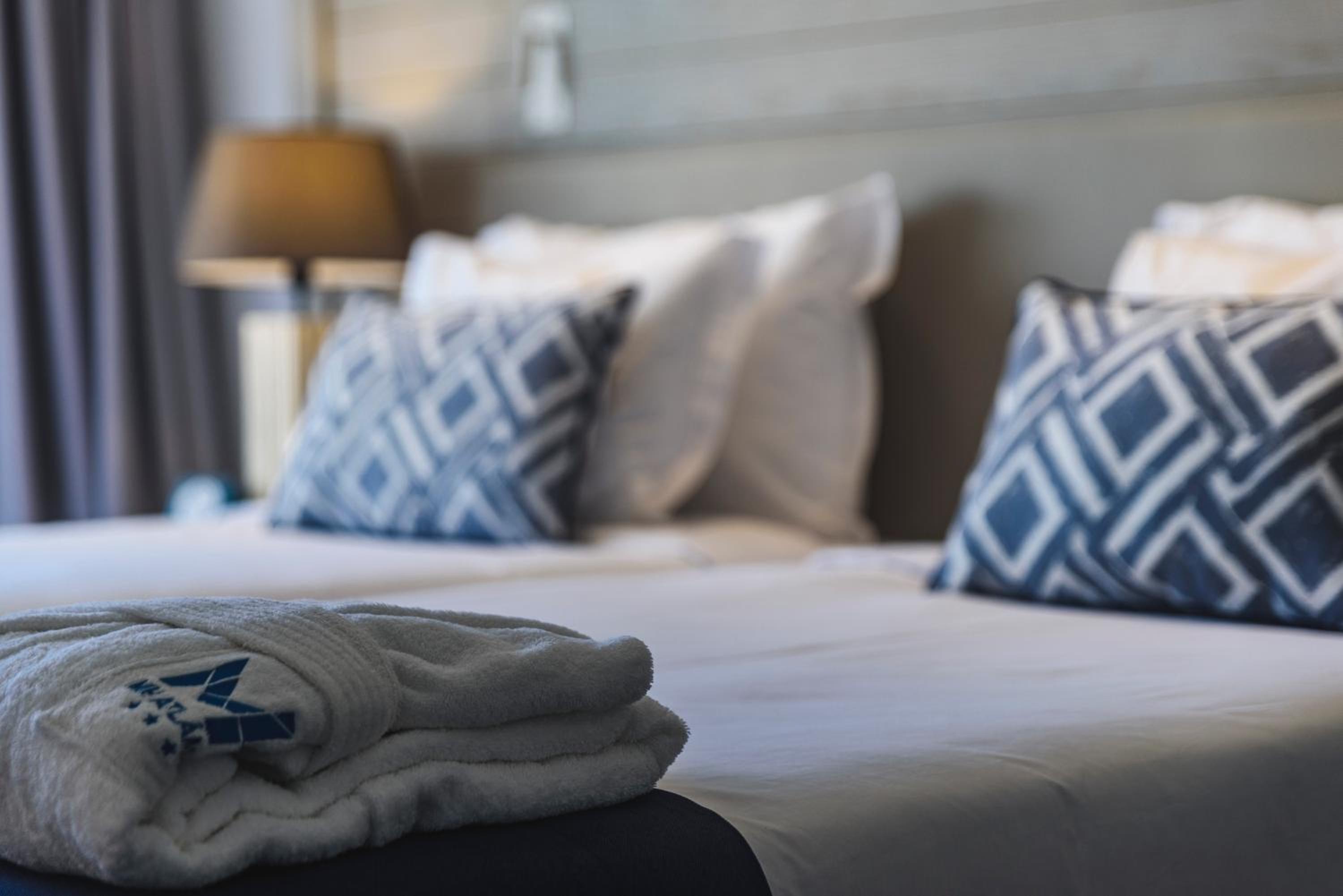Standard Twin Room - Photo 8