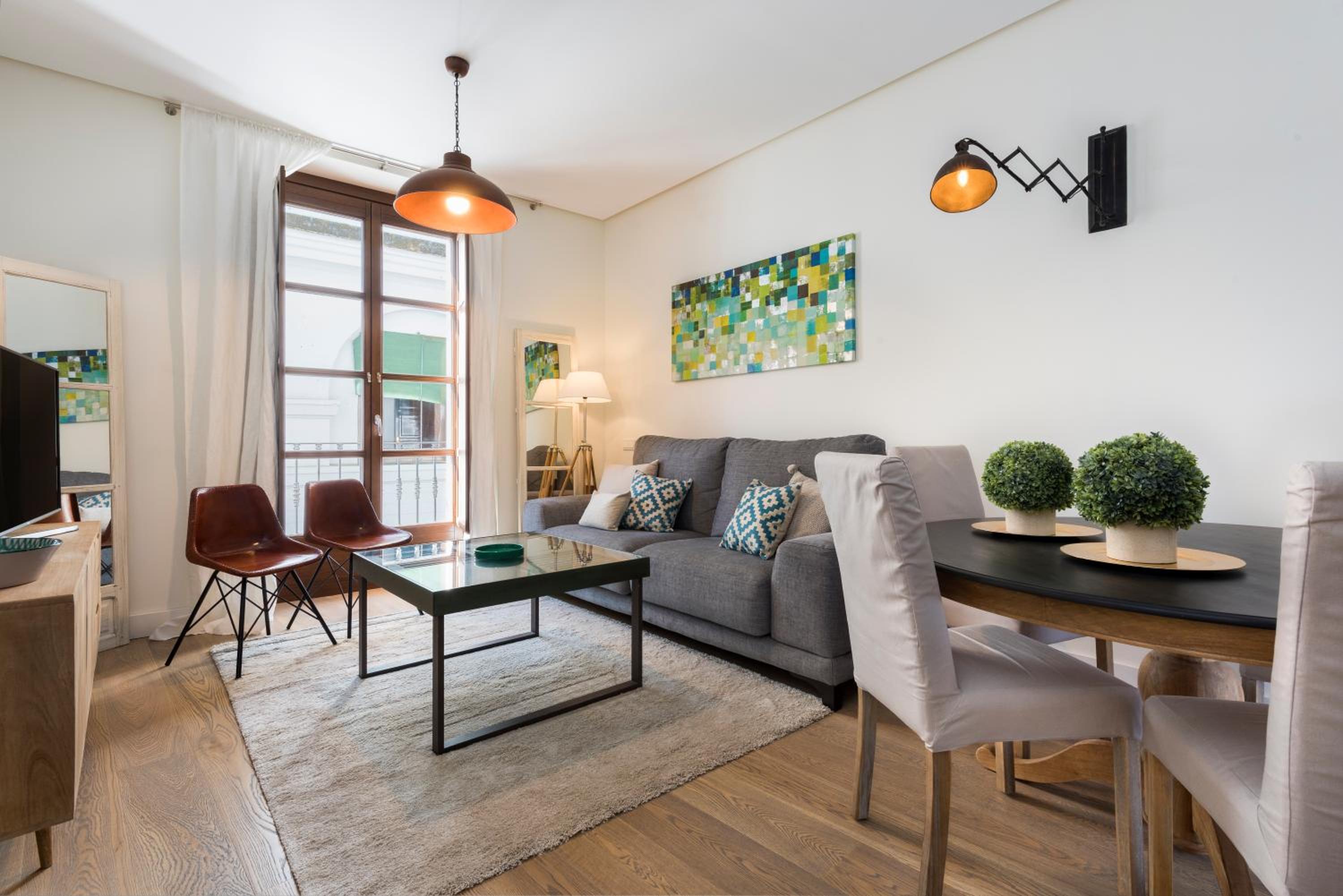 Apartamento dúplex de dos habitaciones con terraza.