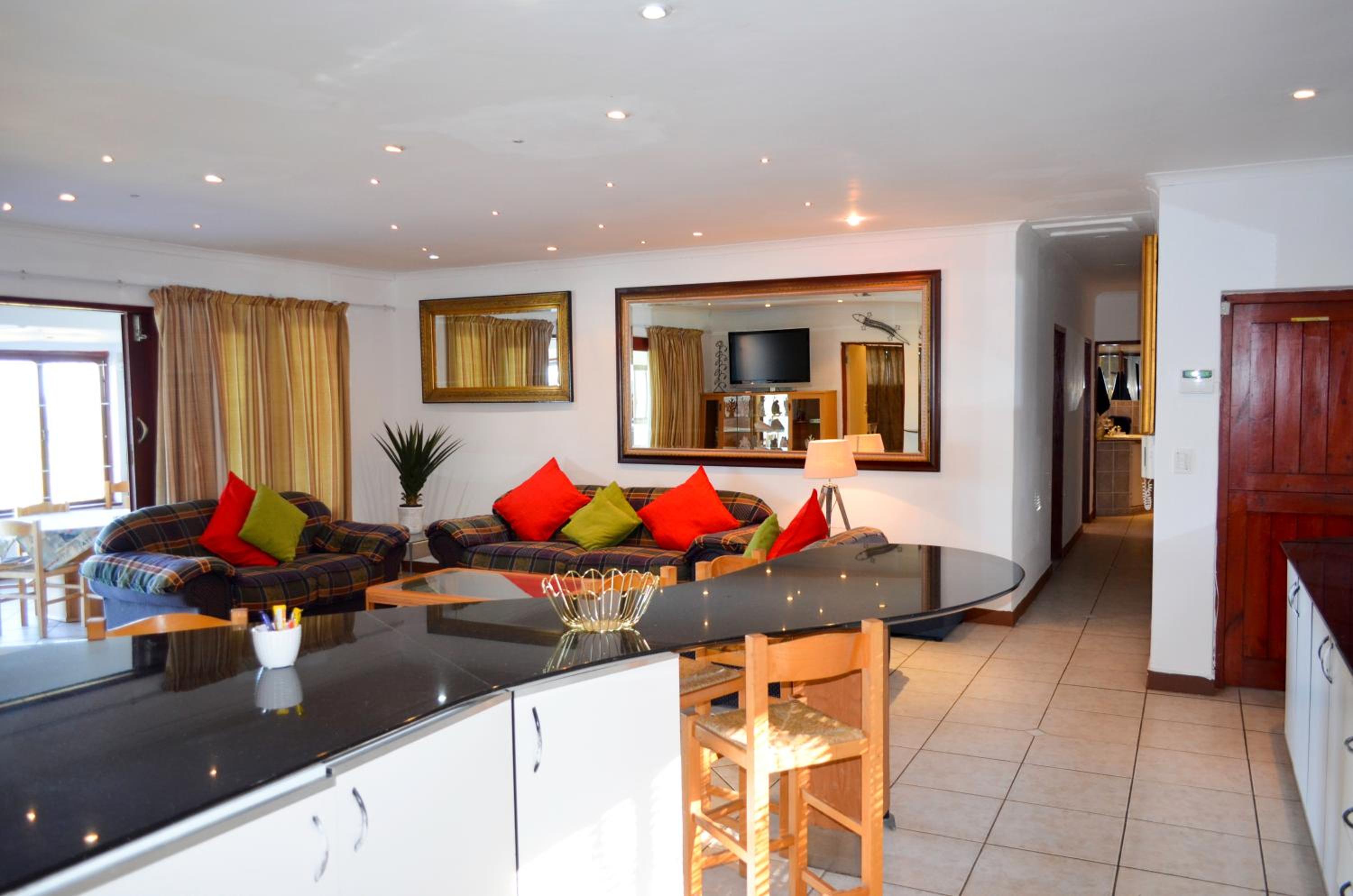 Villa photo 2