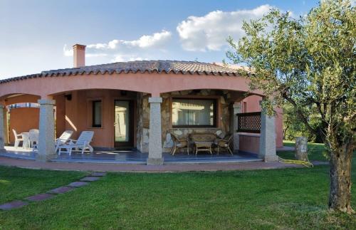 Three-Bedroom Villa (6 Adults)