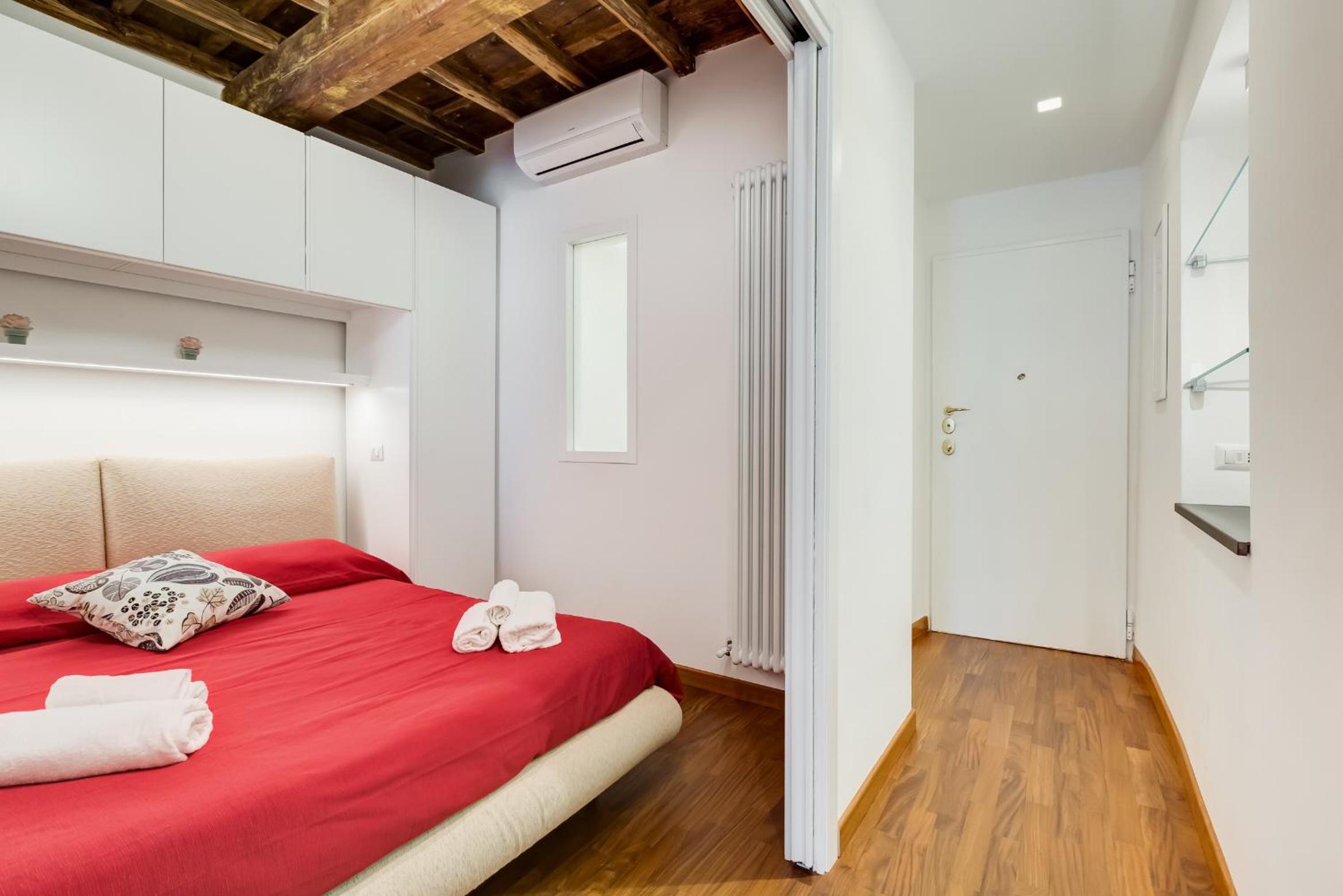 Apartment photo 2