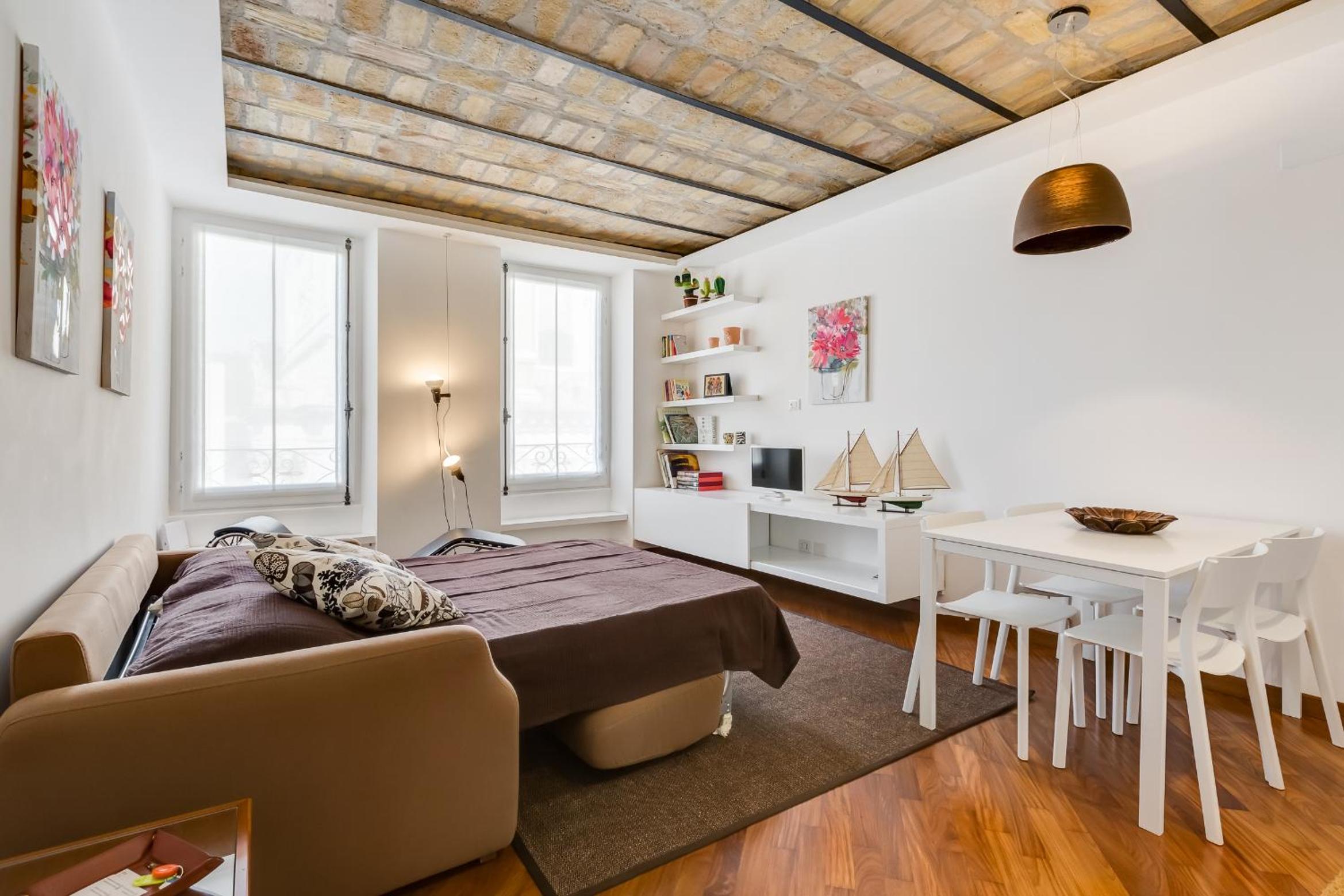 Apartment photo 2