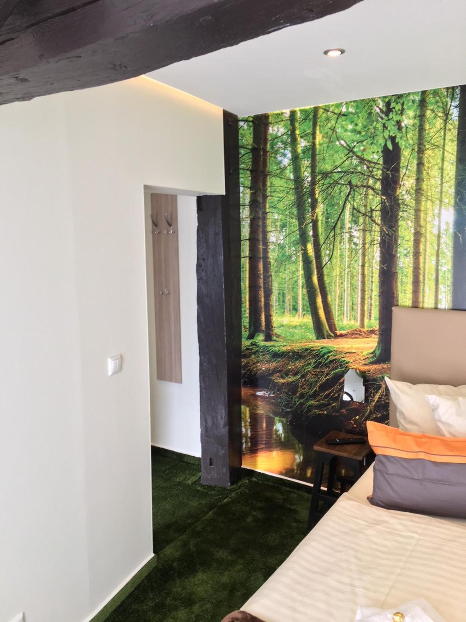 Suite - Photo 16