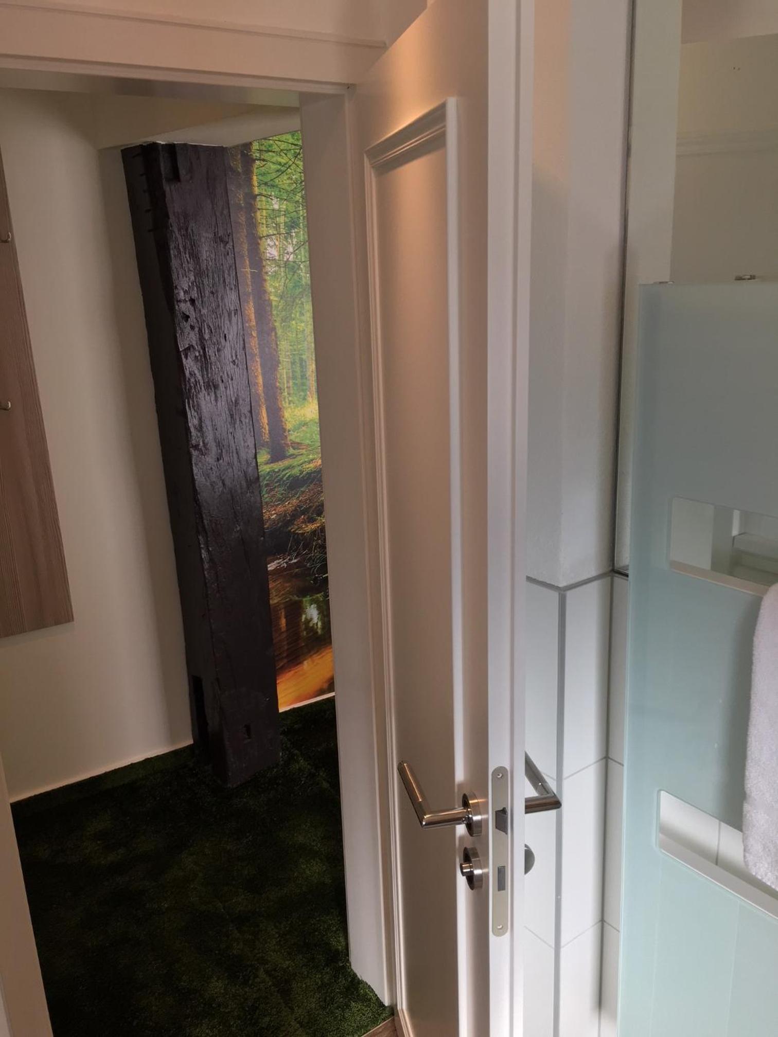 Suite - Photo 10
