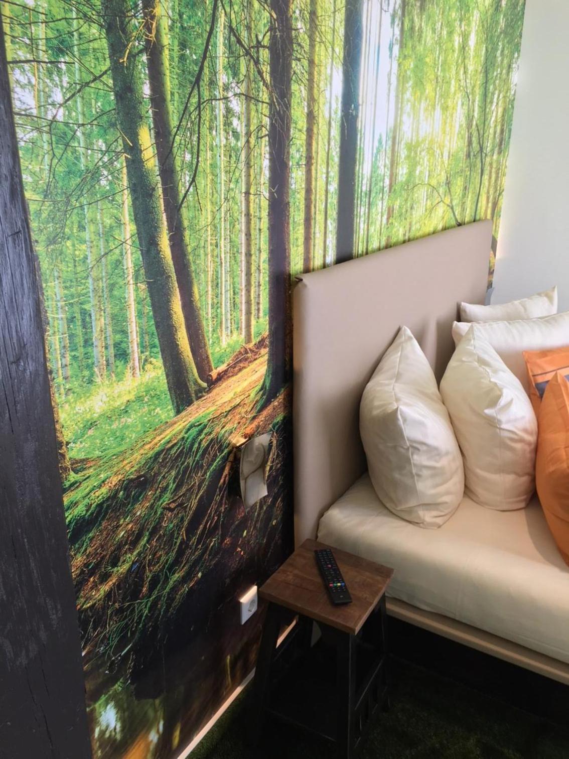 Suite - Photo 1