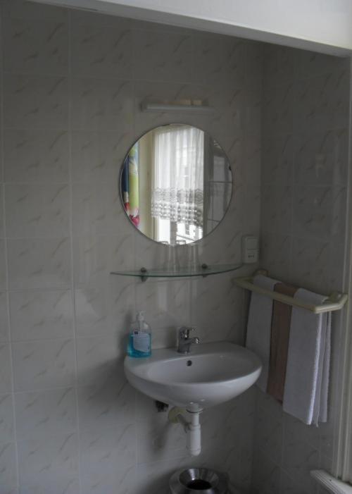 Double or Twin Room photo 3