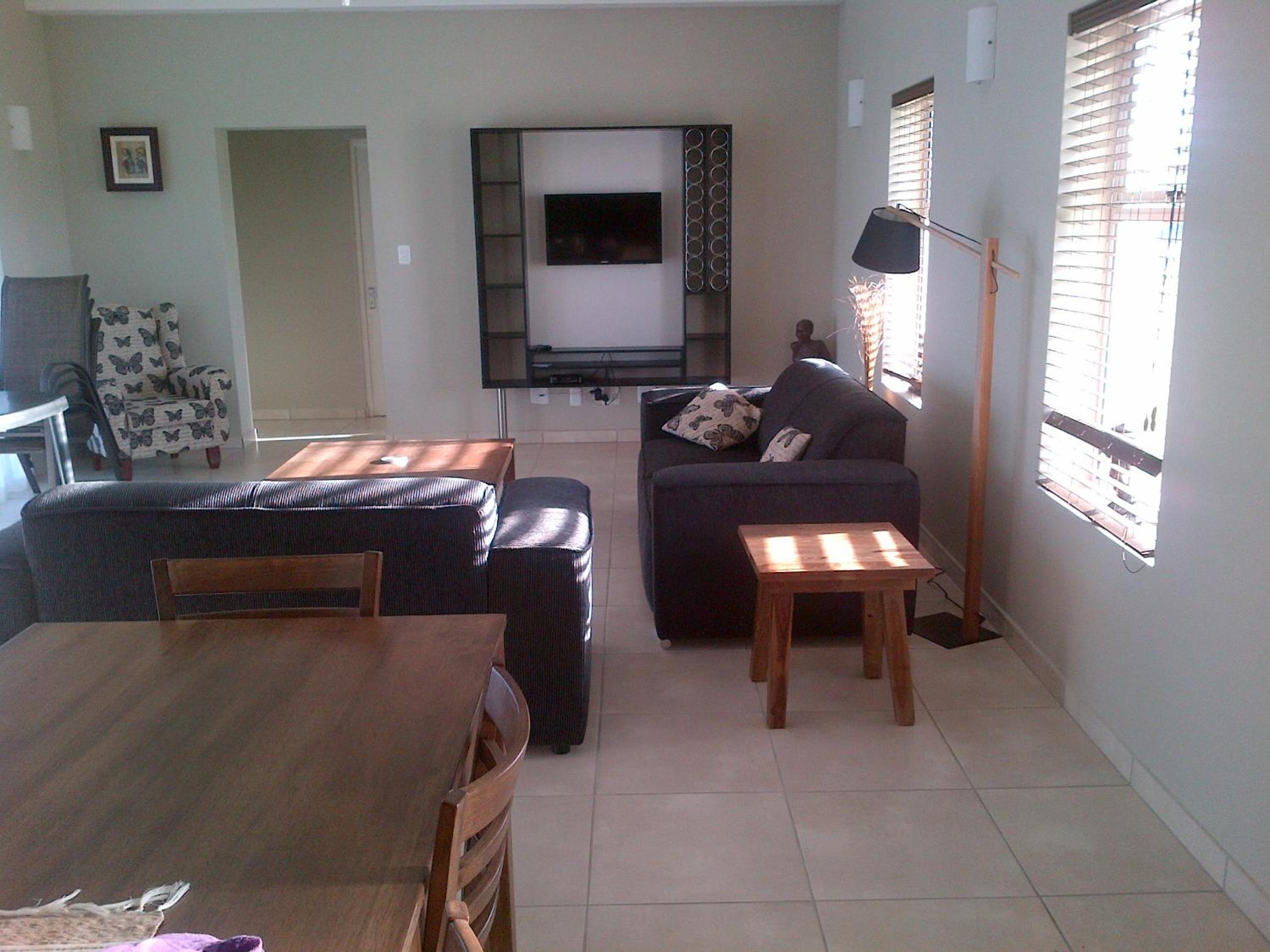Two-Bedroom House photo 3