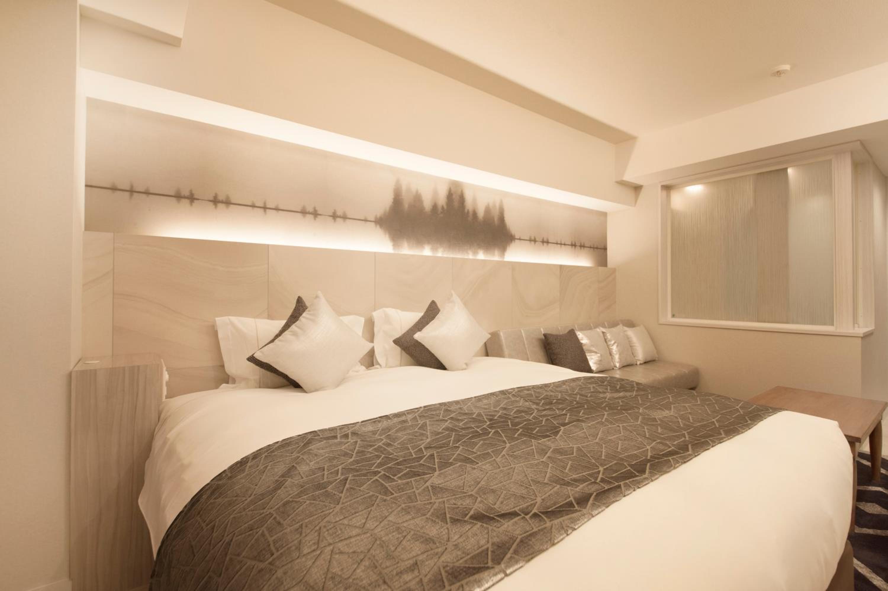 Superior King Room - Non-Smoking photo 2