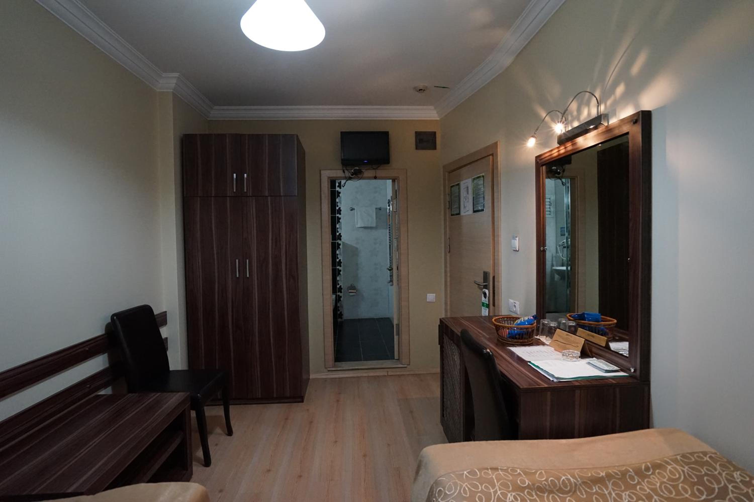 Double or Twin Room photo 3