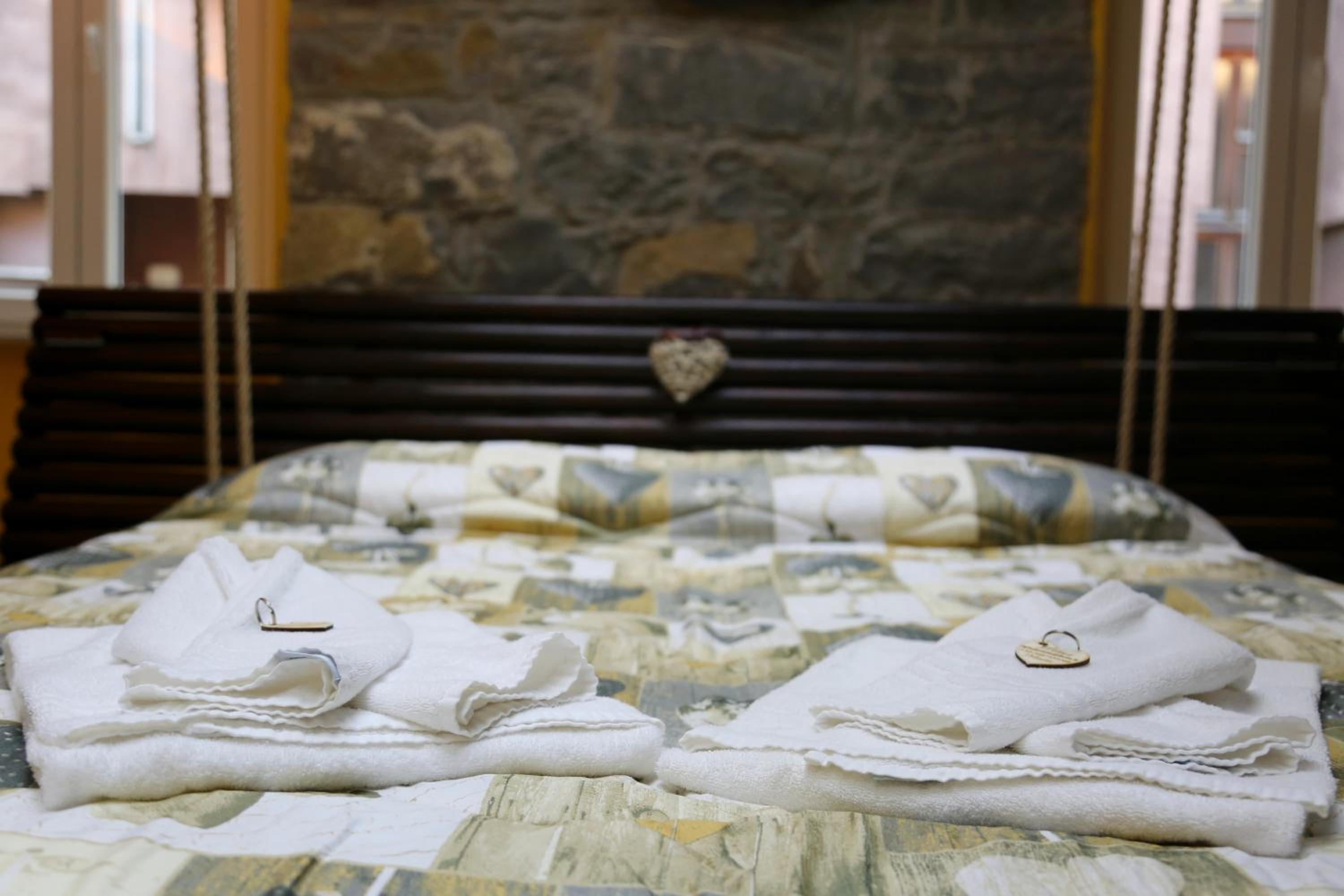 Double Room with Private Bathroom - Photo 16