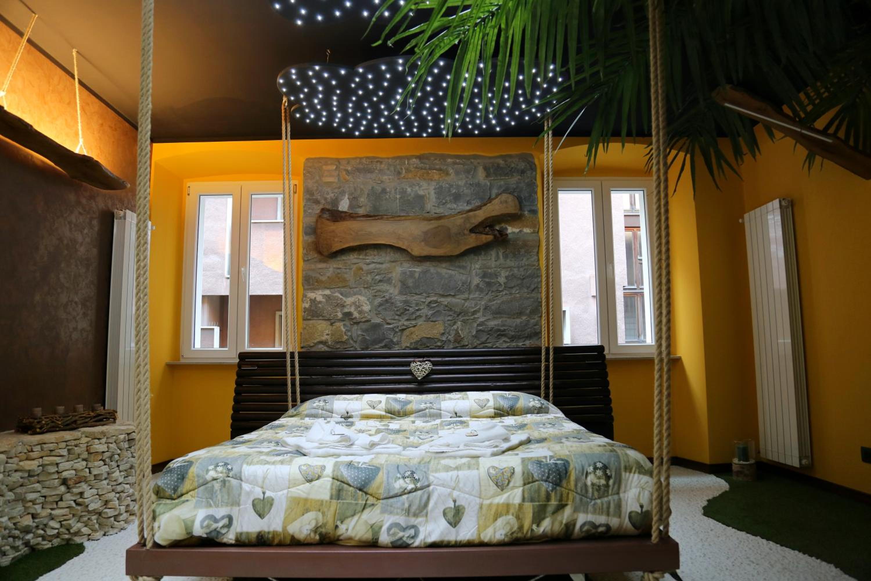 Double Room with Private Bathroom - Photo 19