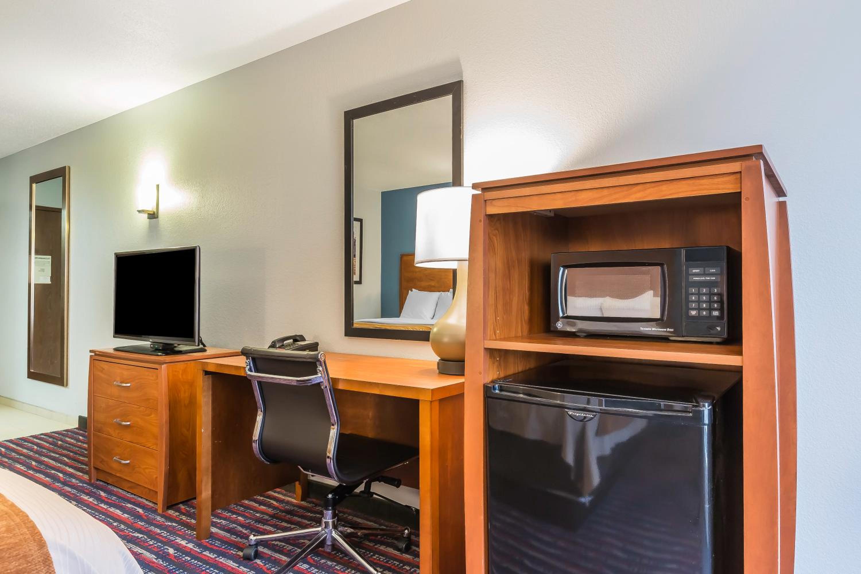 King Room - Non-Smoking - Photo 1