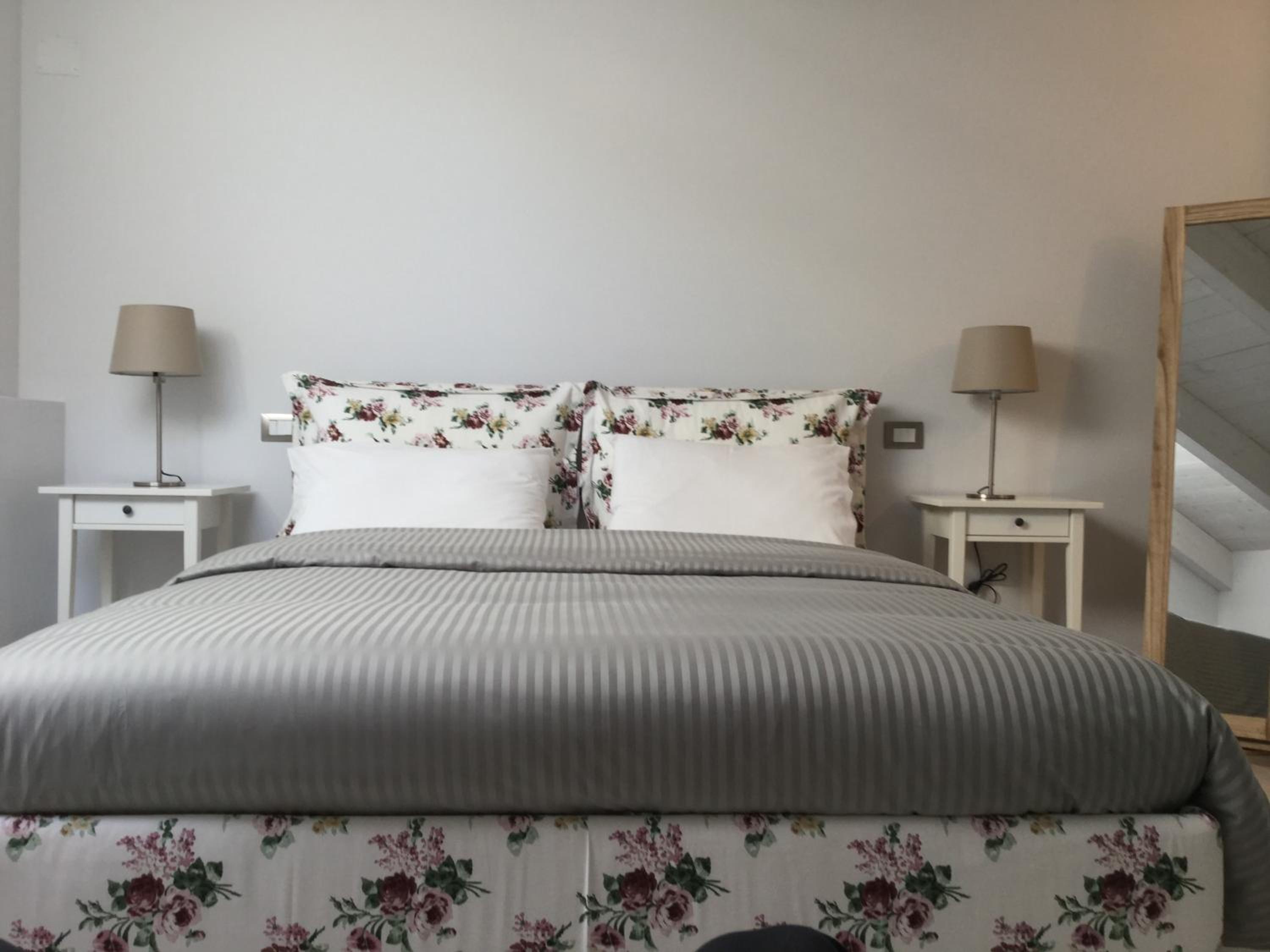 Deluxe Room (2 Adults + 1 Child) photo 1