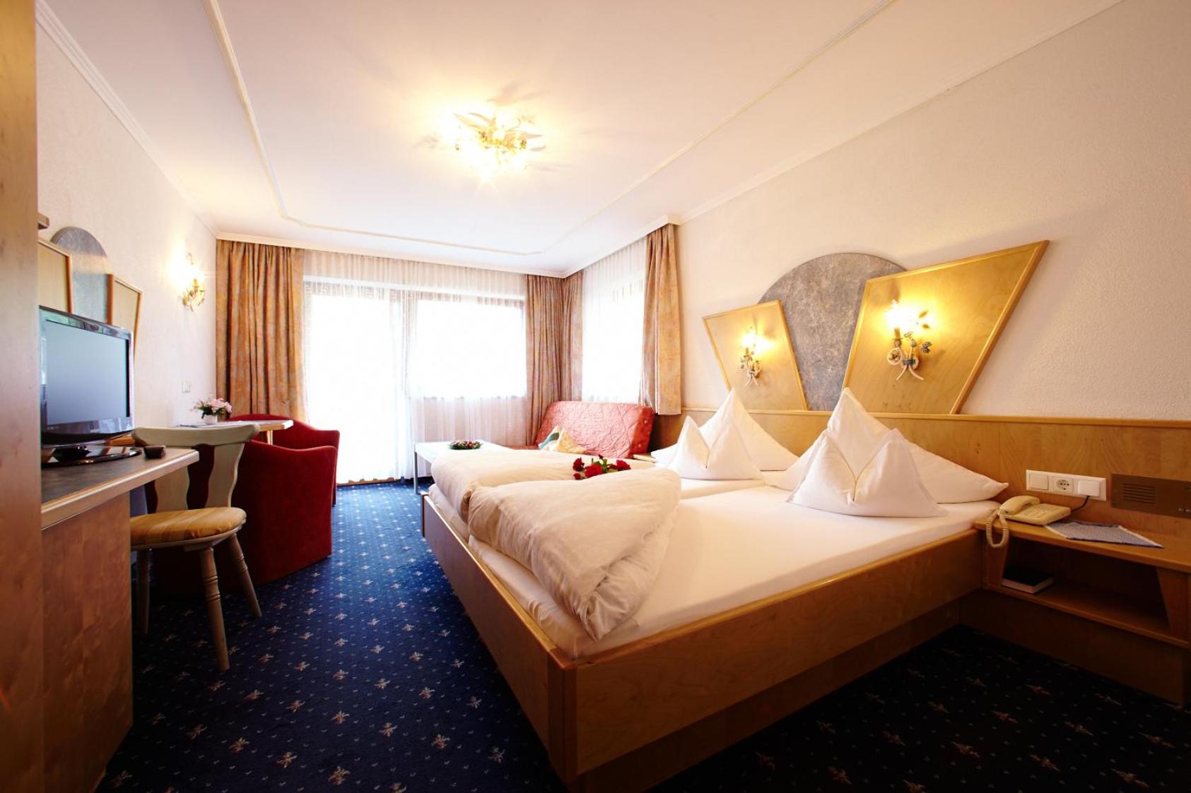 Double Room with Balcony photo 2