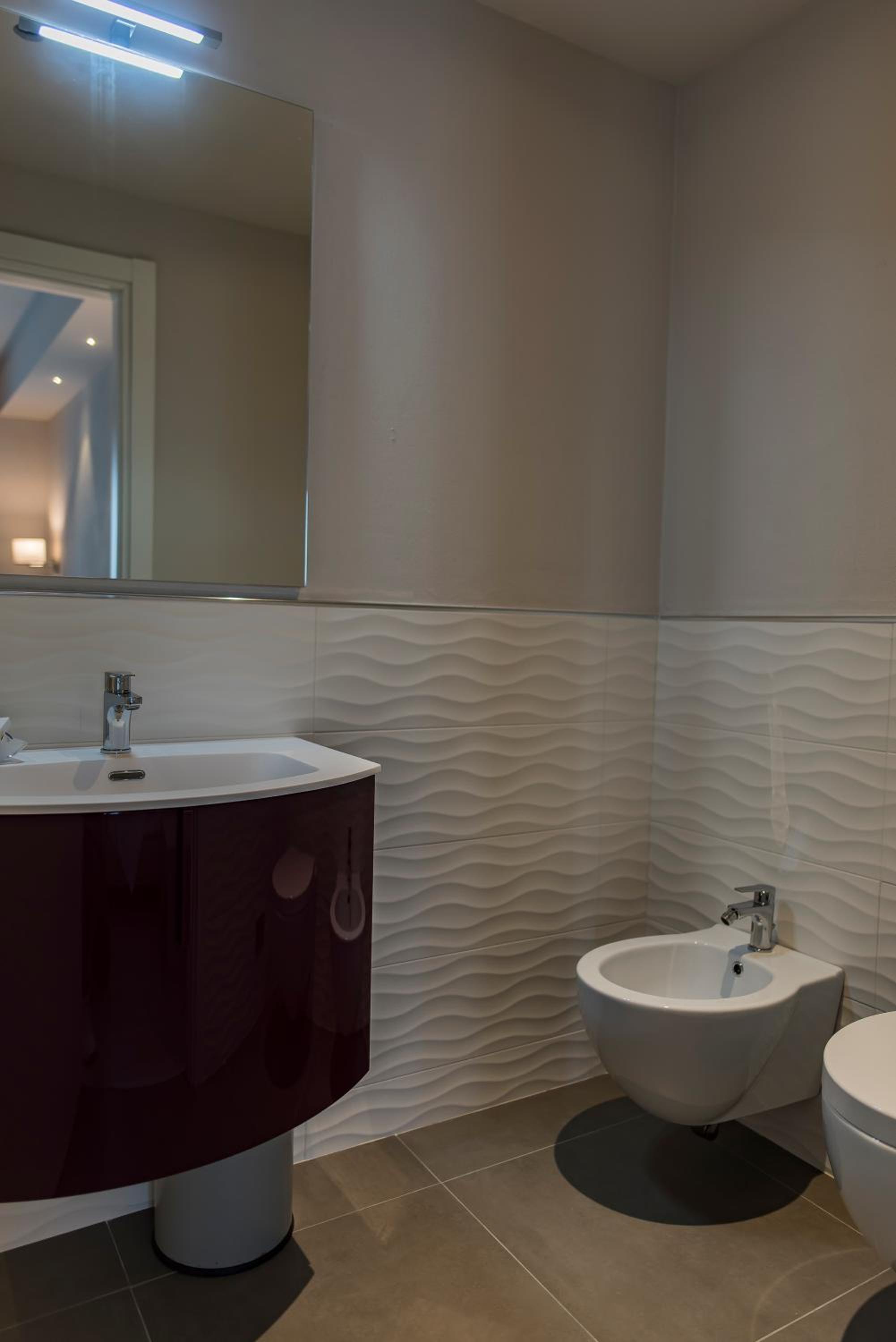 Deluxe Double Room - Photo 21