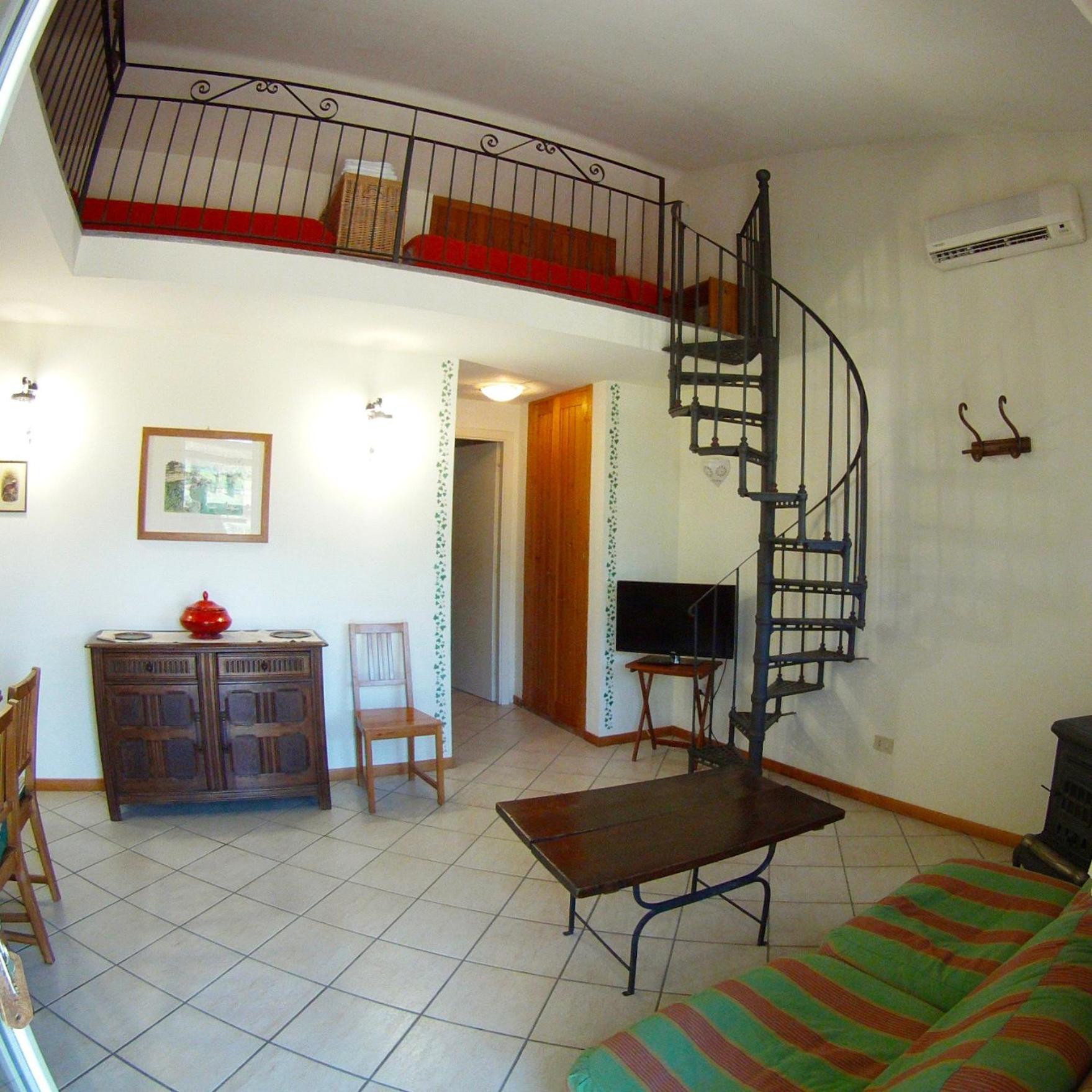 One-Bedroom Apartment photo 3
