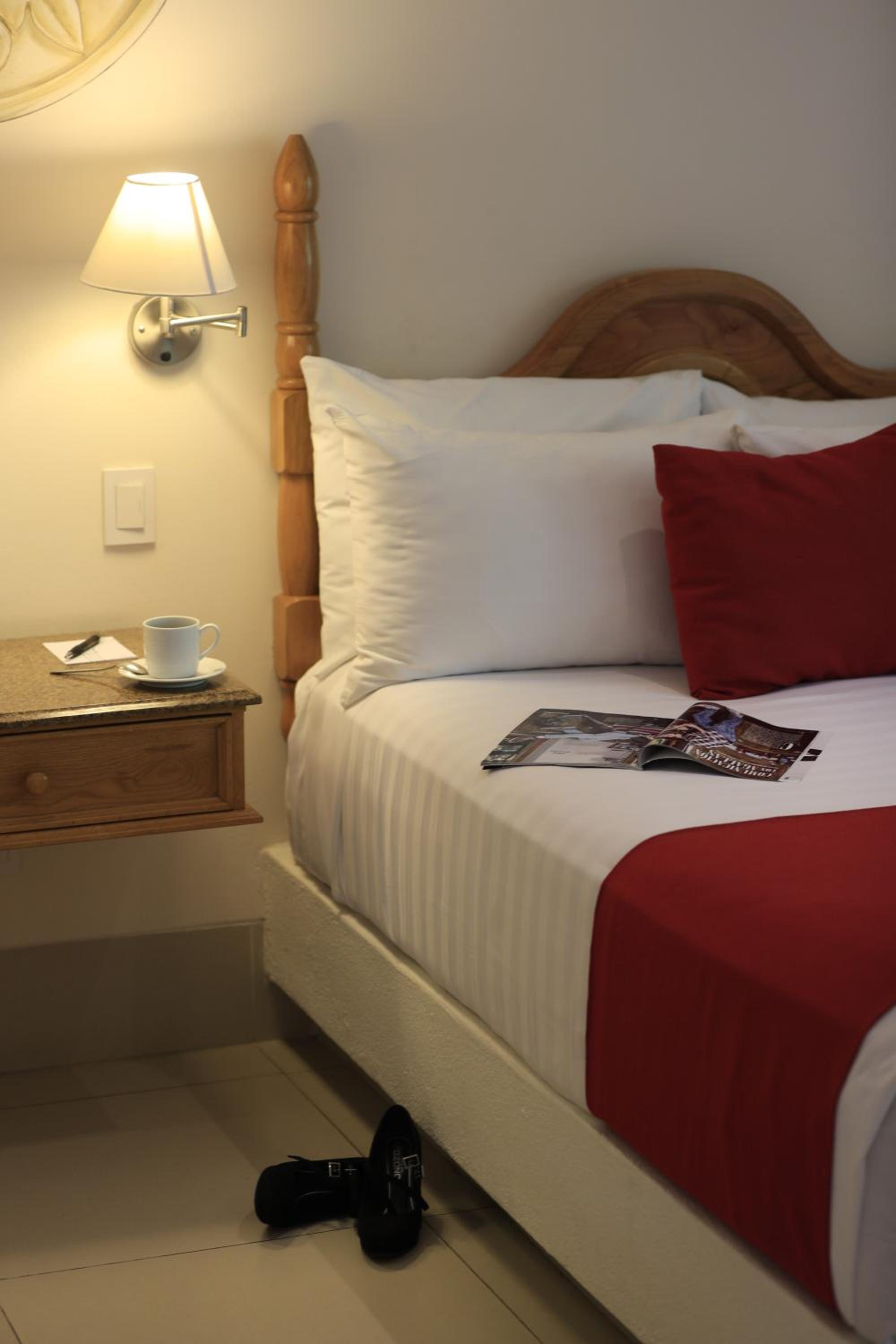King Suite with Terrace - Photo 4