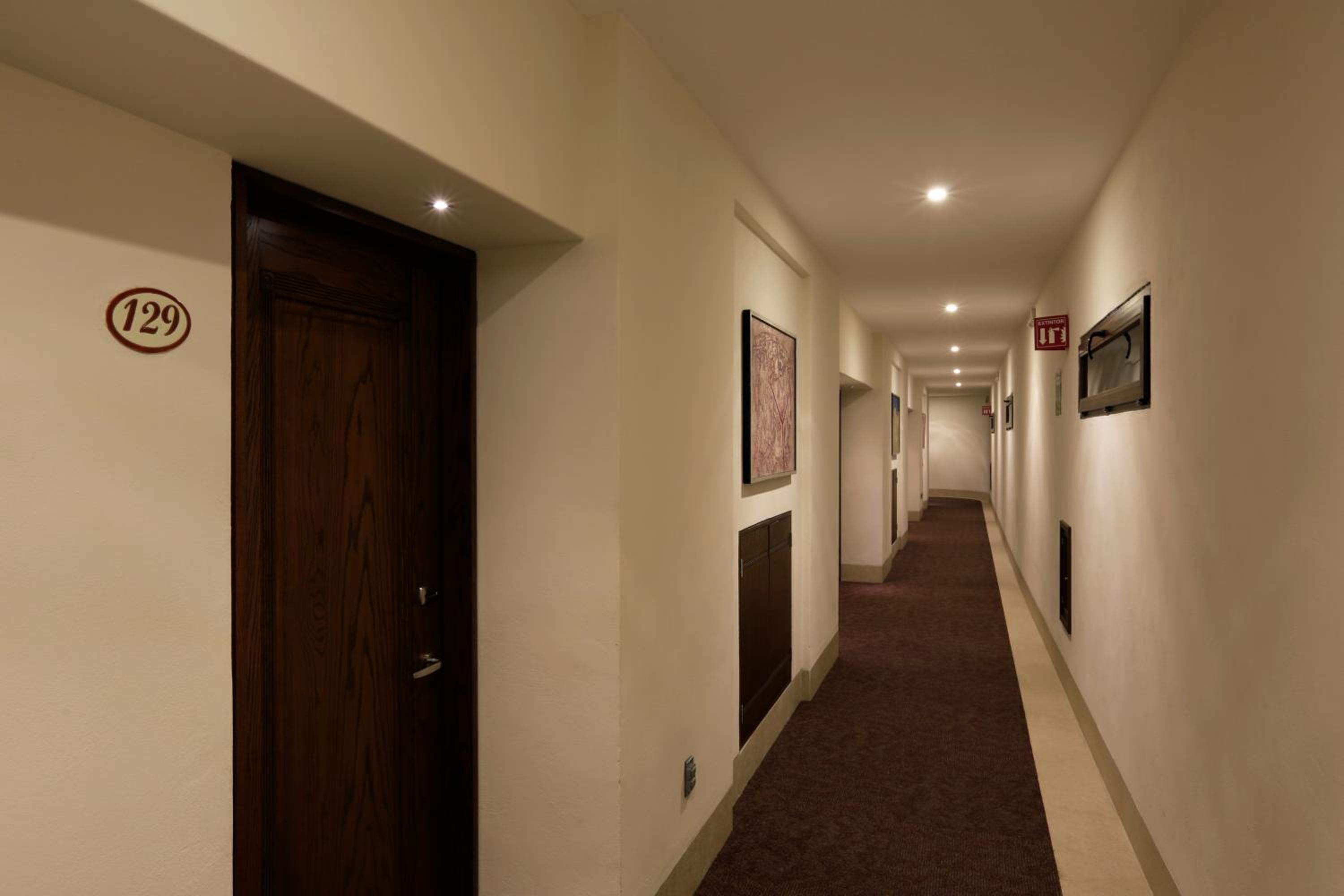 Suite with Two Double Beds - Photo 4