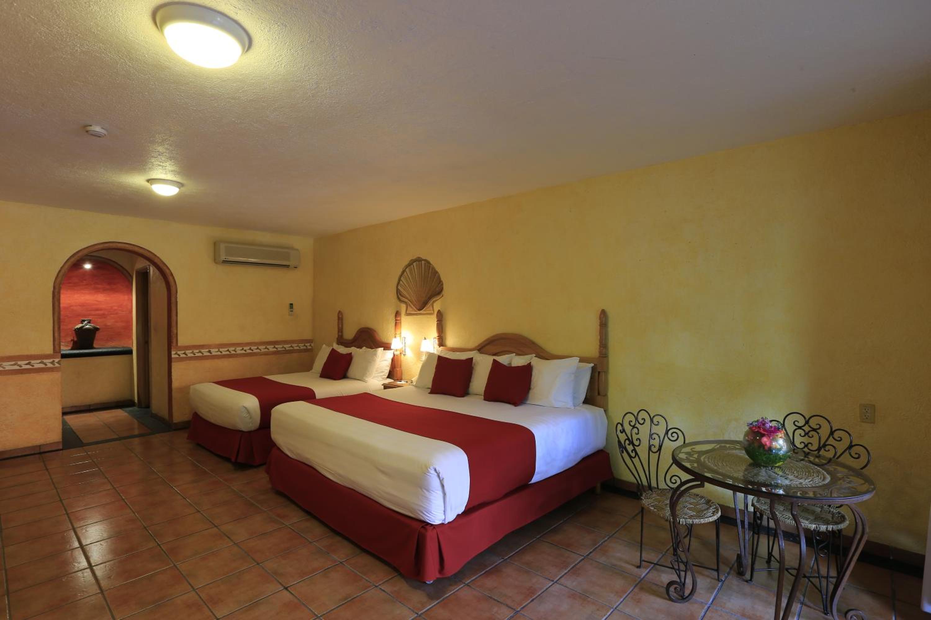 Suite with Two Double Beds - Photo 5