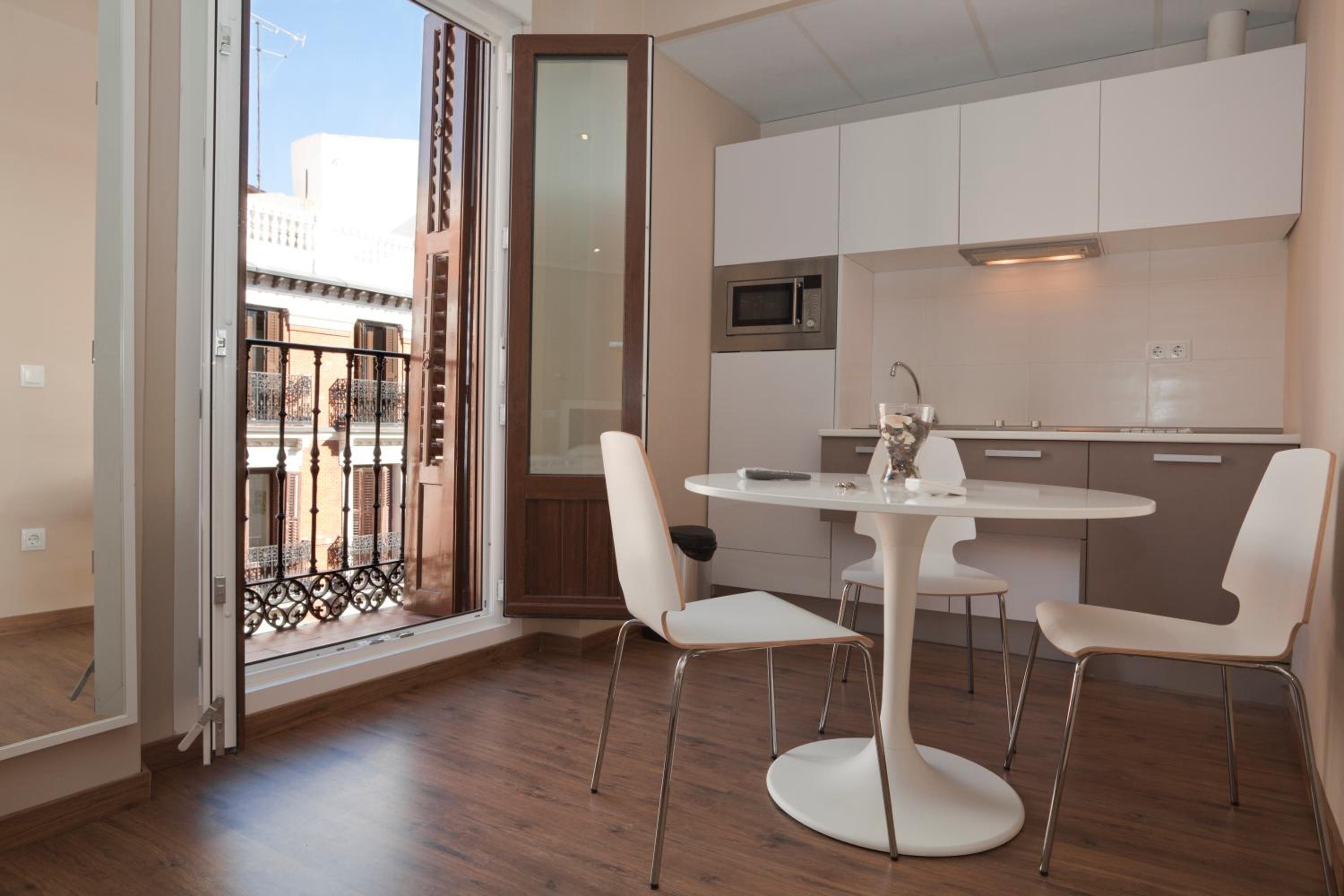 One-Bedroom Deluxe Apartment photo 3