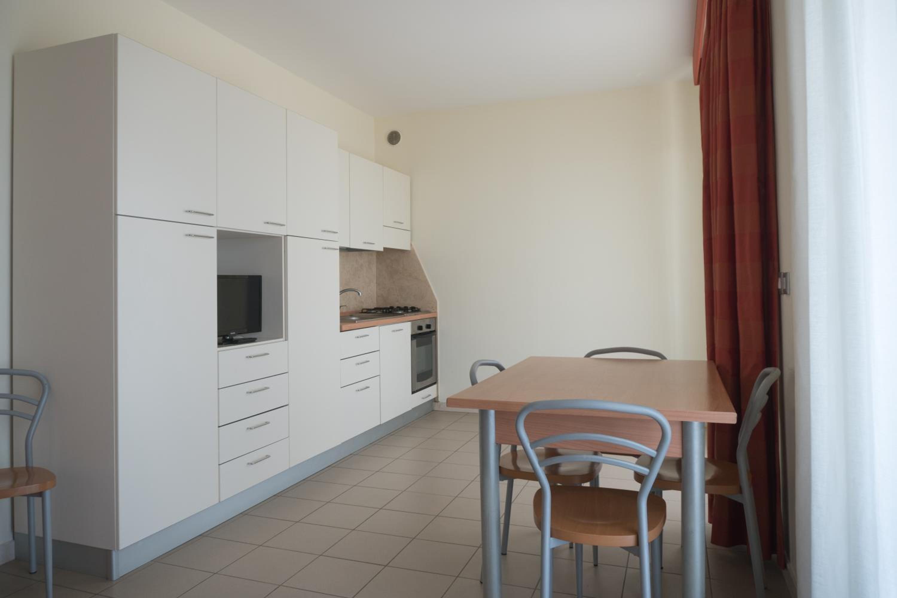 One-Bedroom Apartment photo 2
