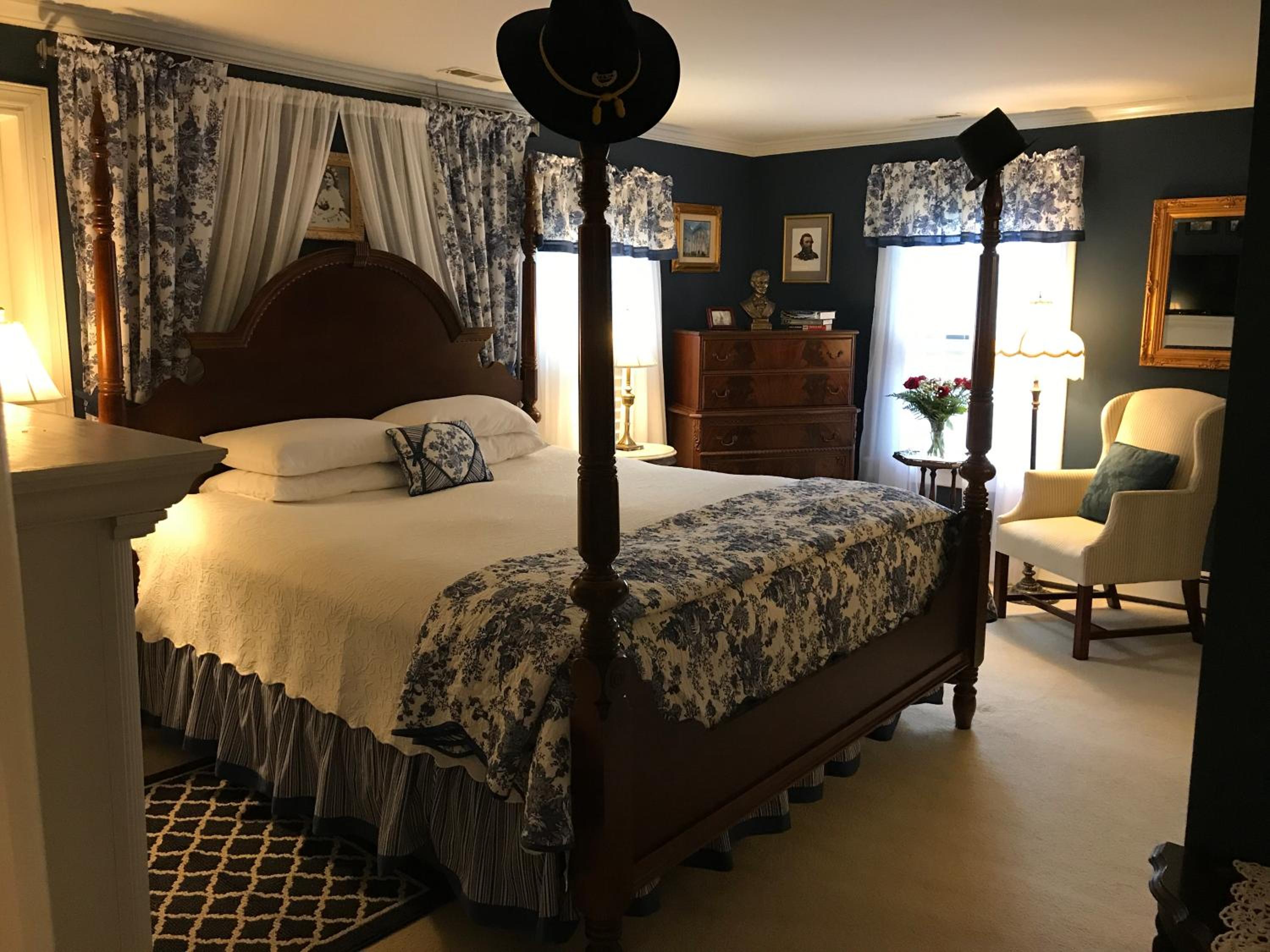 Deluxe King Room photo 1