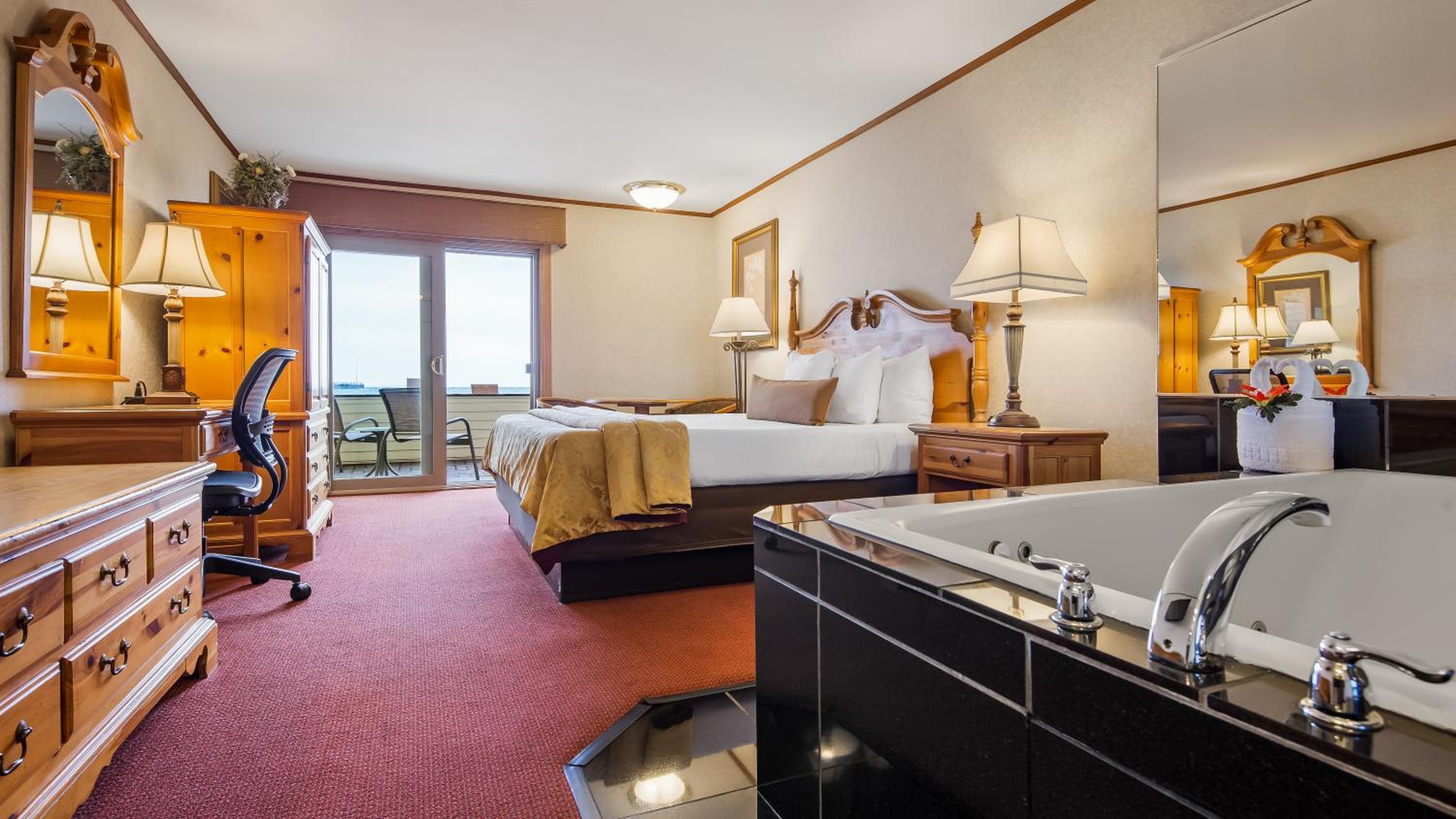 King Room with Spa Bath - Lake View - Photo 8