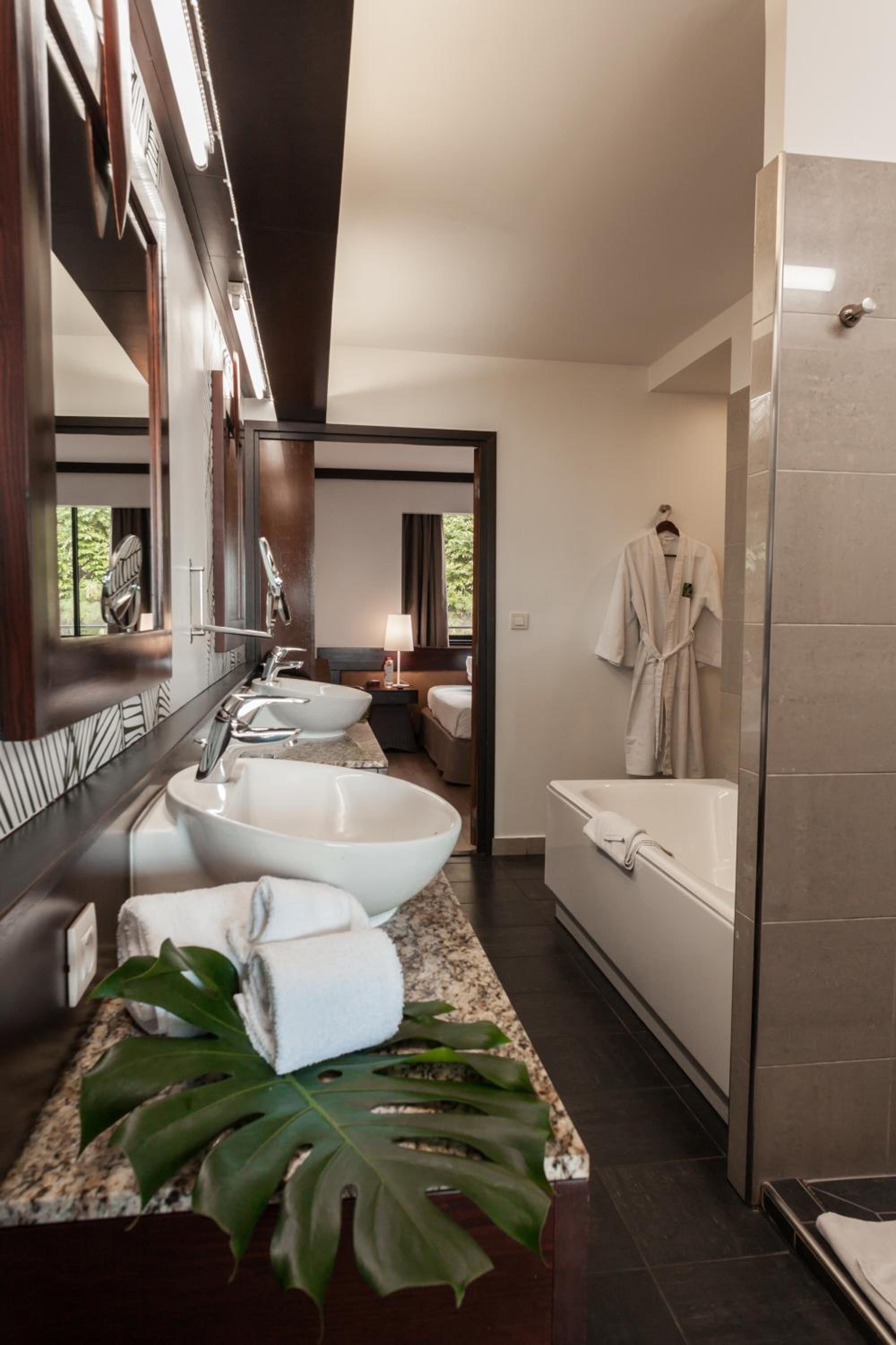 Premium Ocean View Suite With Kitchen
