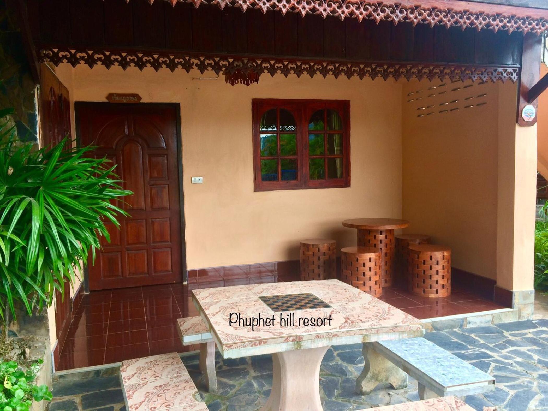 Family Room with Terrace photo 2