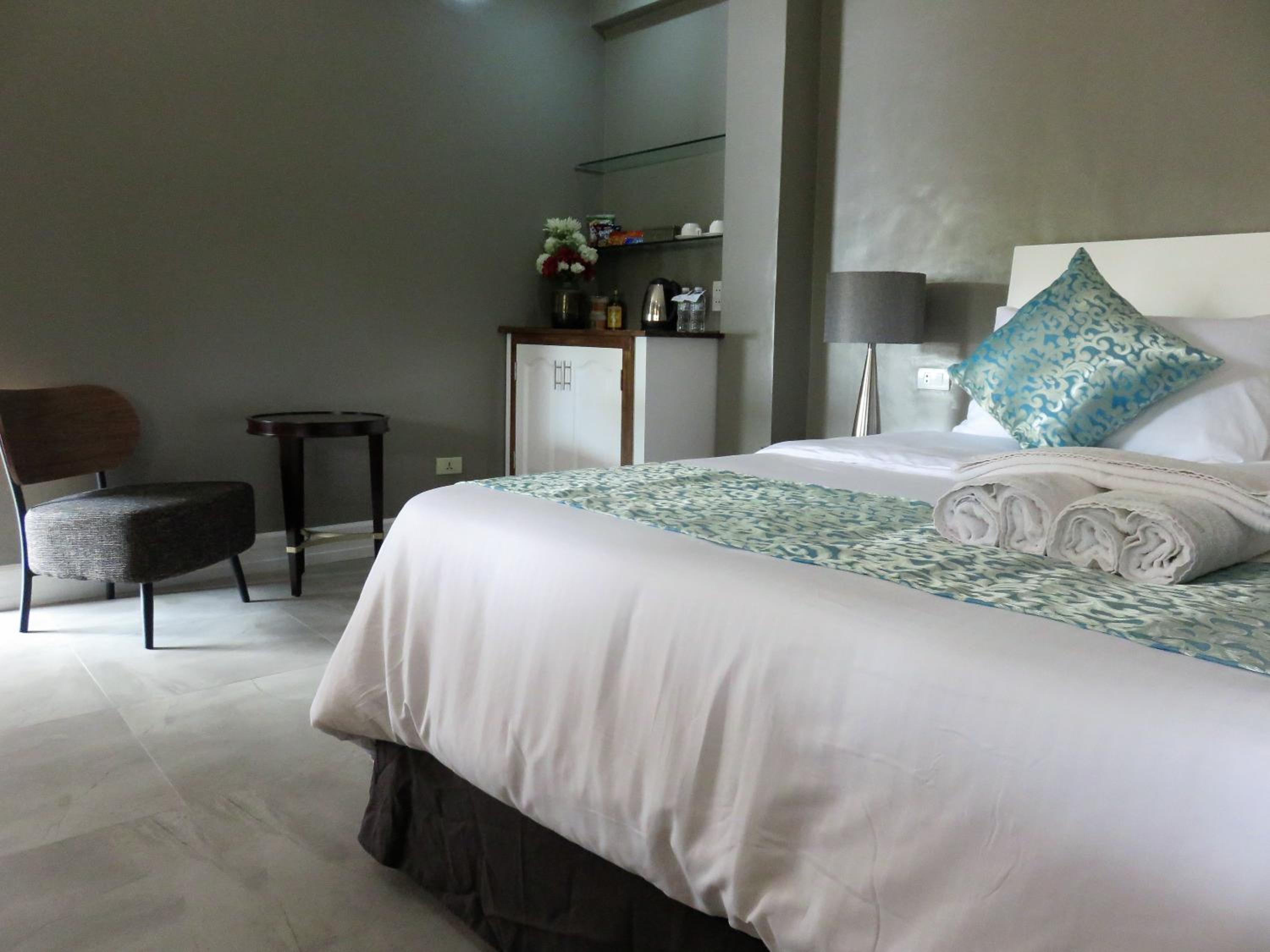 Deluxe Double Room with Balcony photo 2
