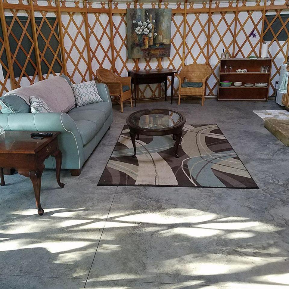Oneida (Glamor Camping Yurt)