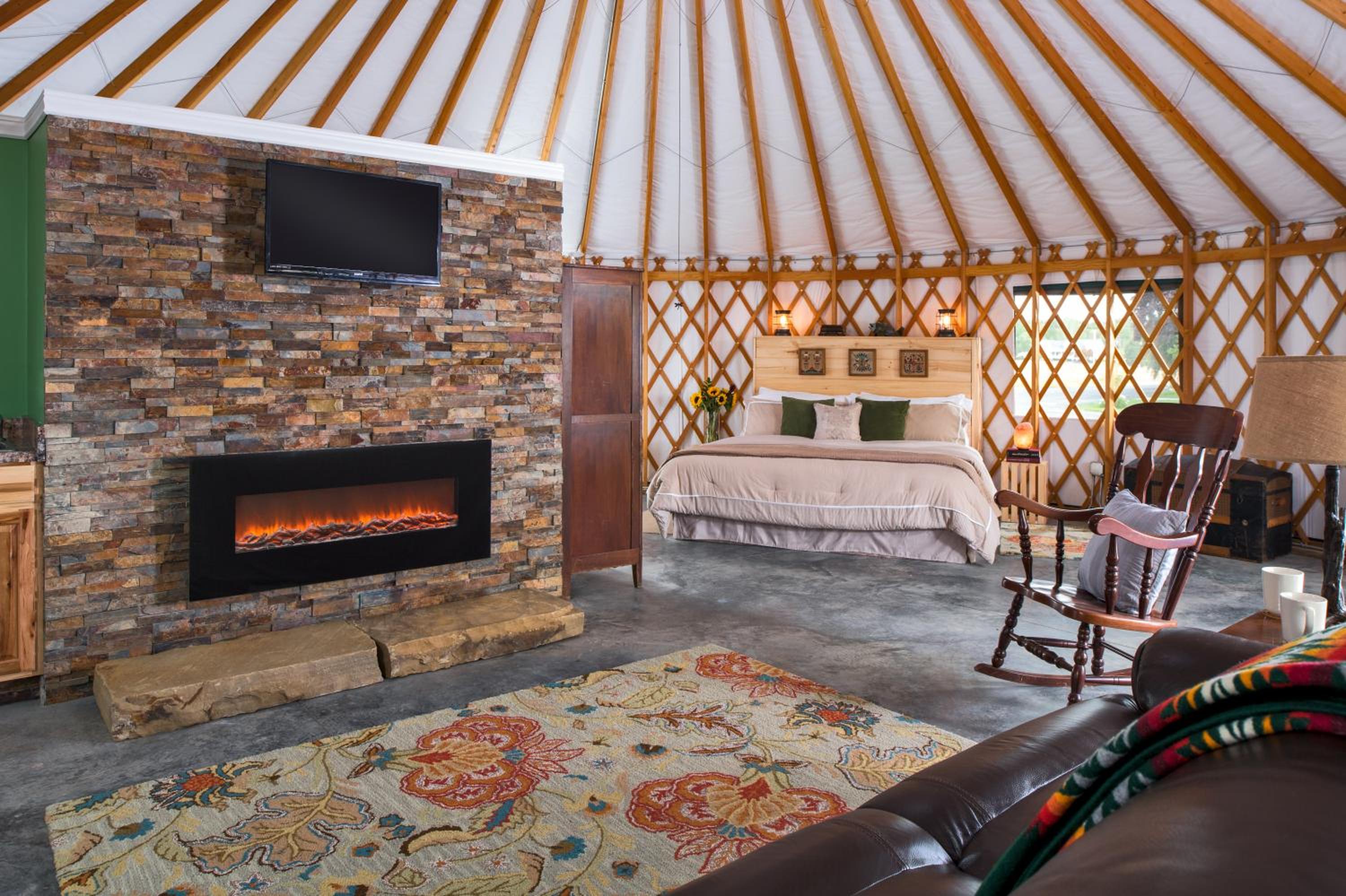 Keuka (Glamor Camping Yurt)