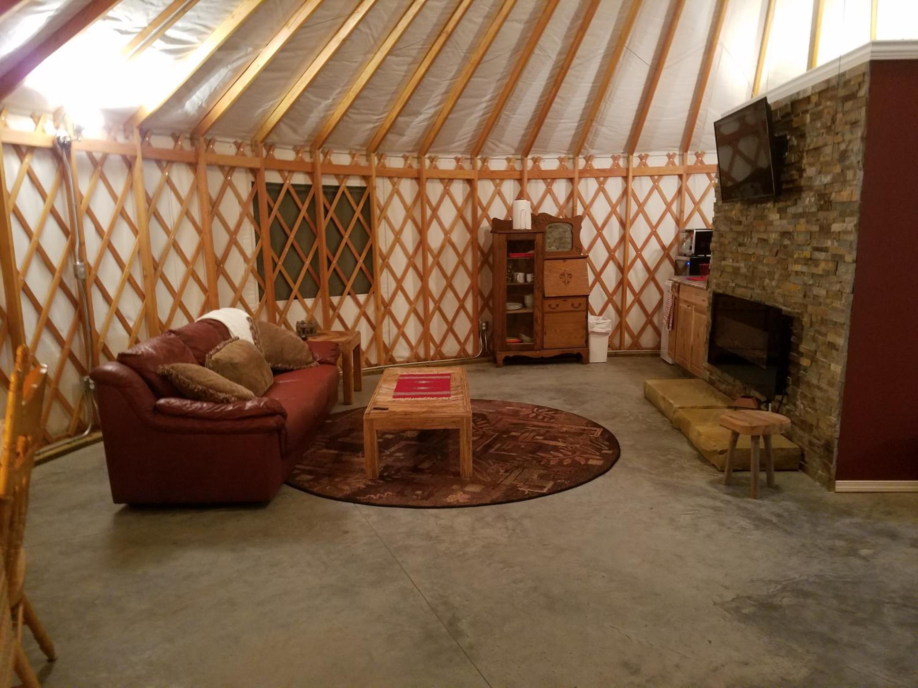 Cazenovia (Glamor Camping Yurt)