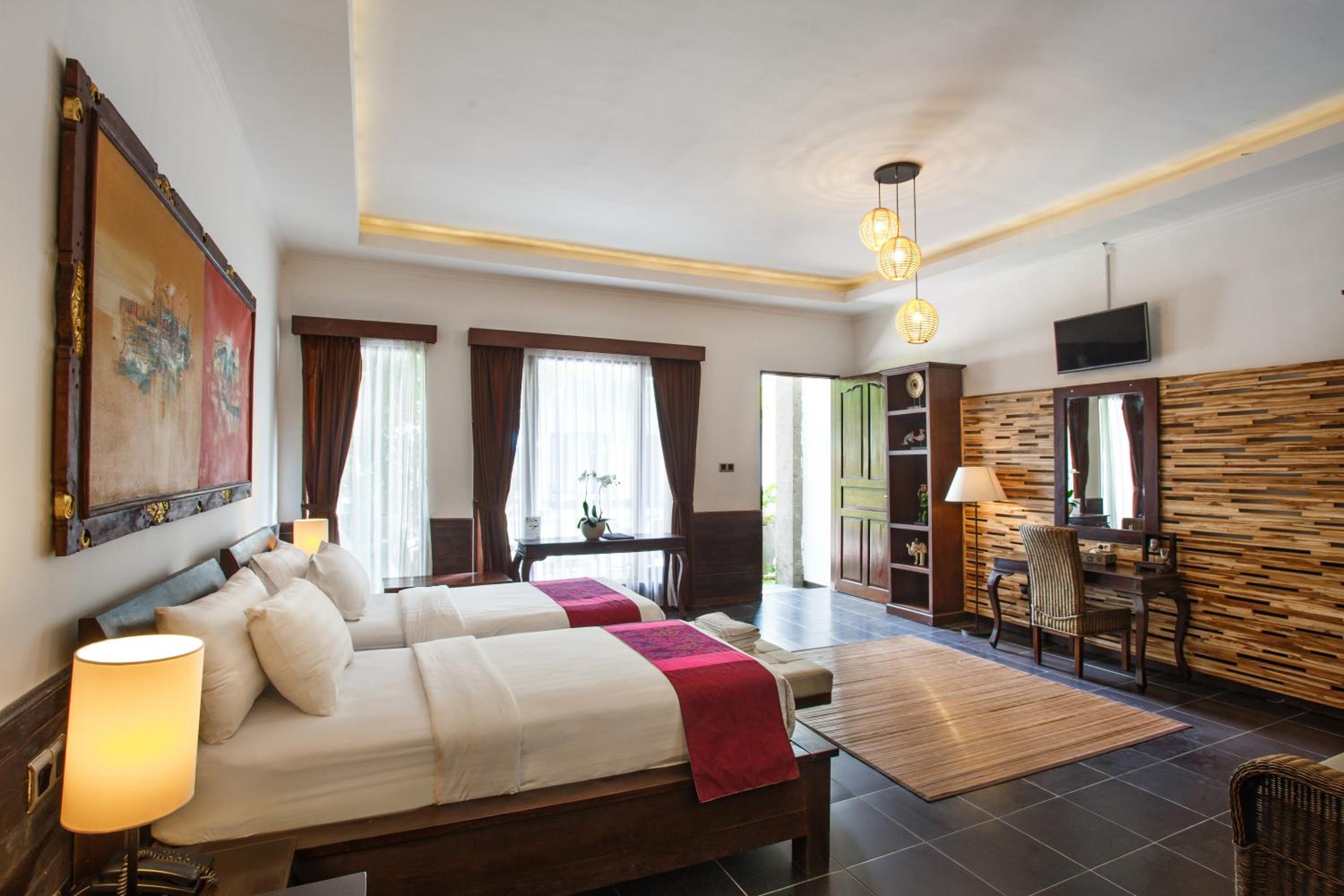 Superior Double or Twin Room with Pool View photo 2