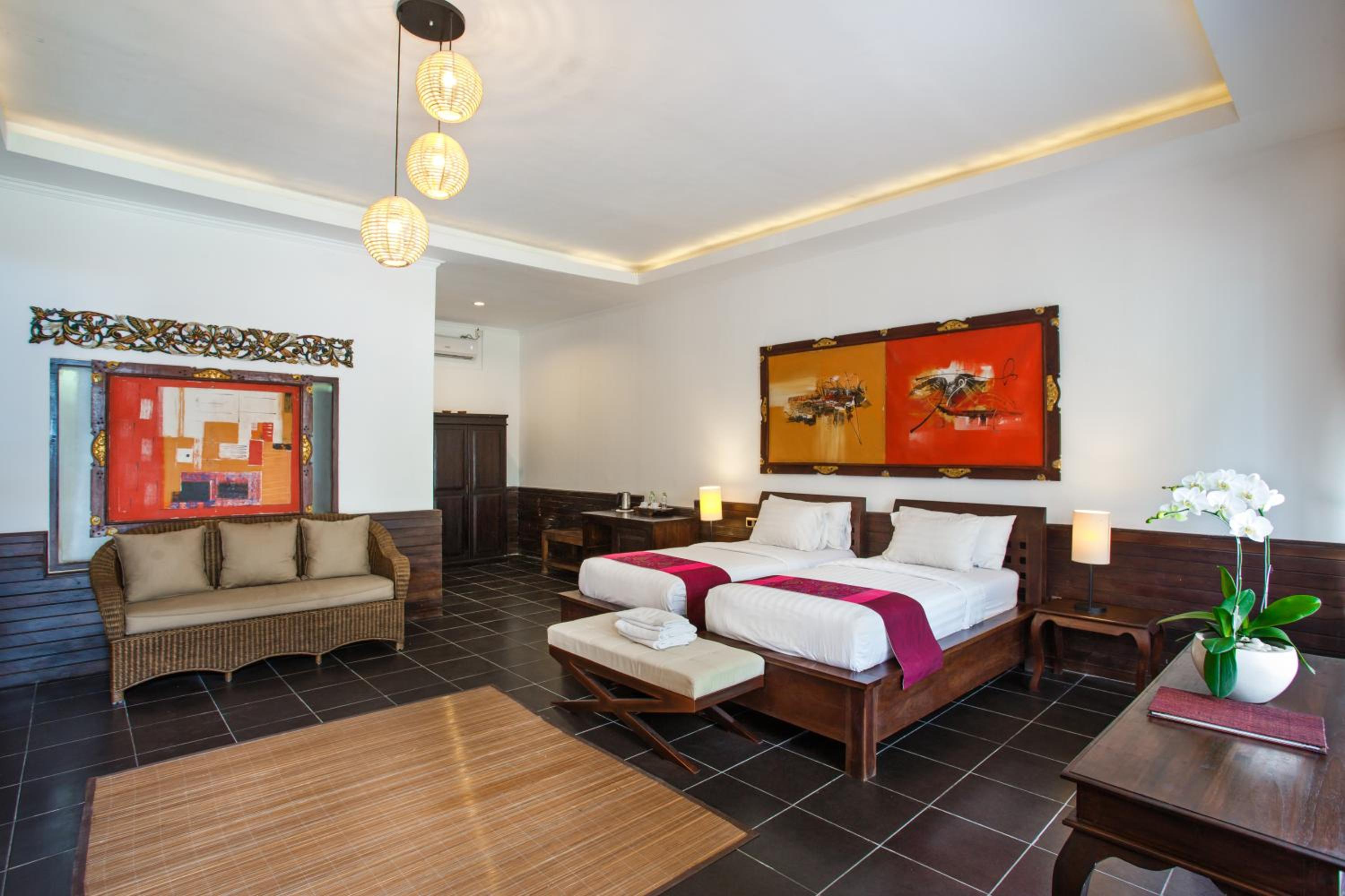Superior Double or Twin Room with Pool View photo 3