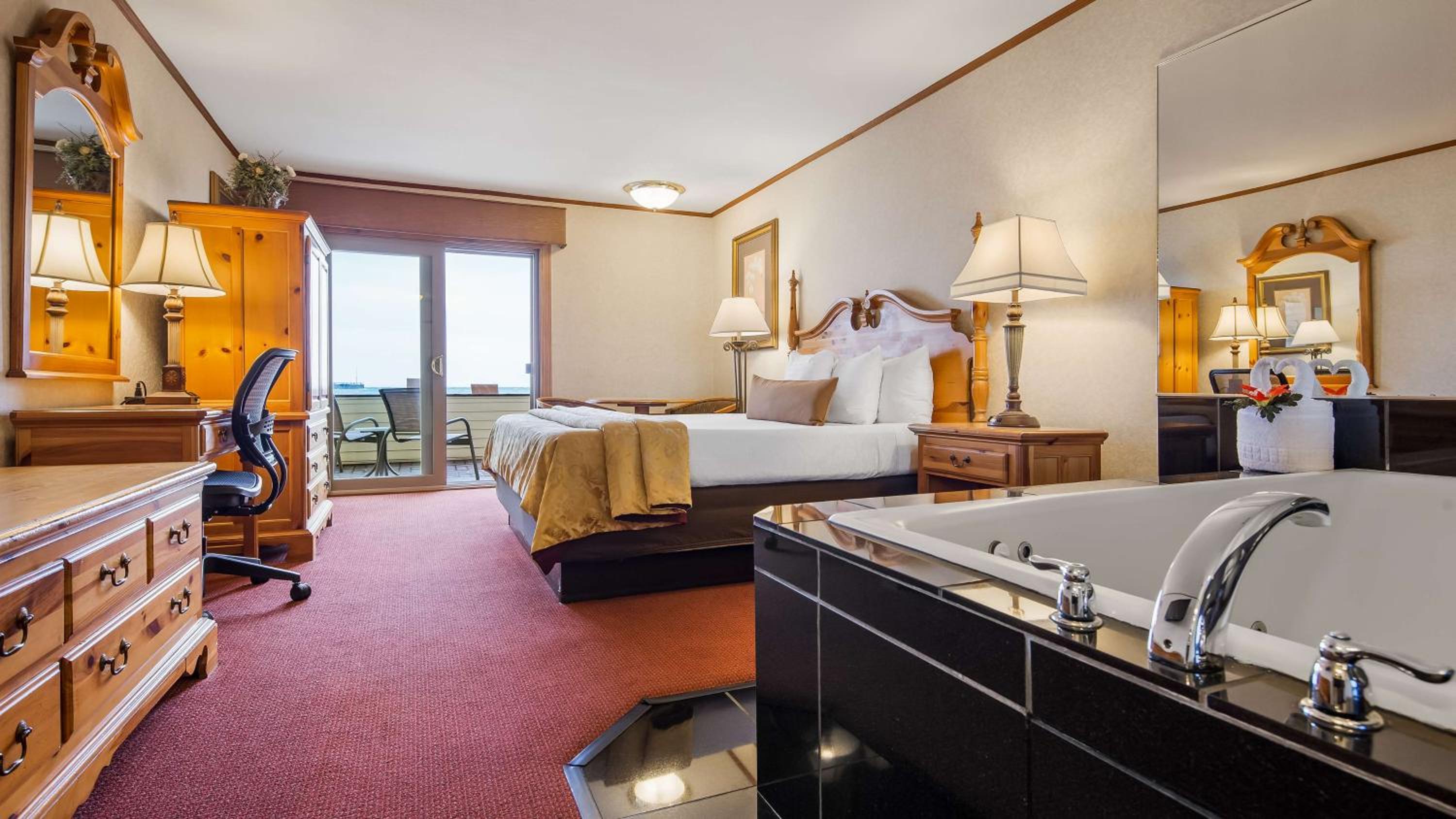 King Room with Spa Bath - Lake View - Photo 7